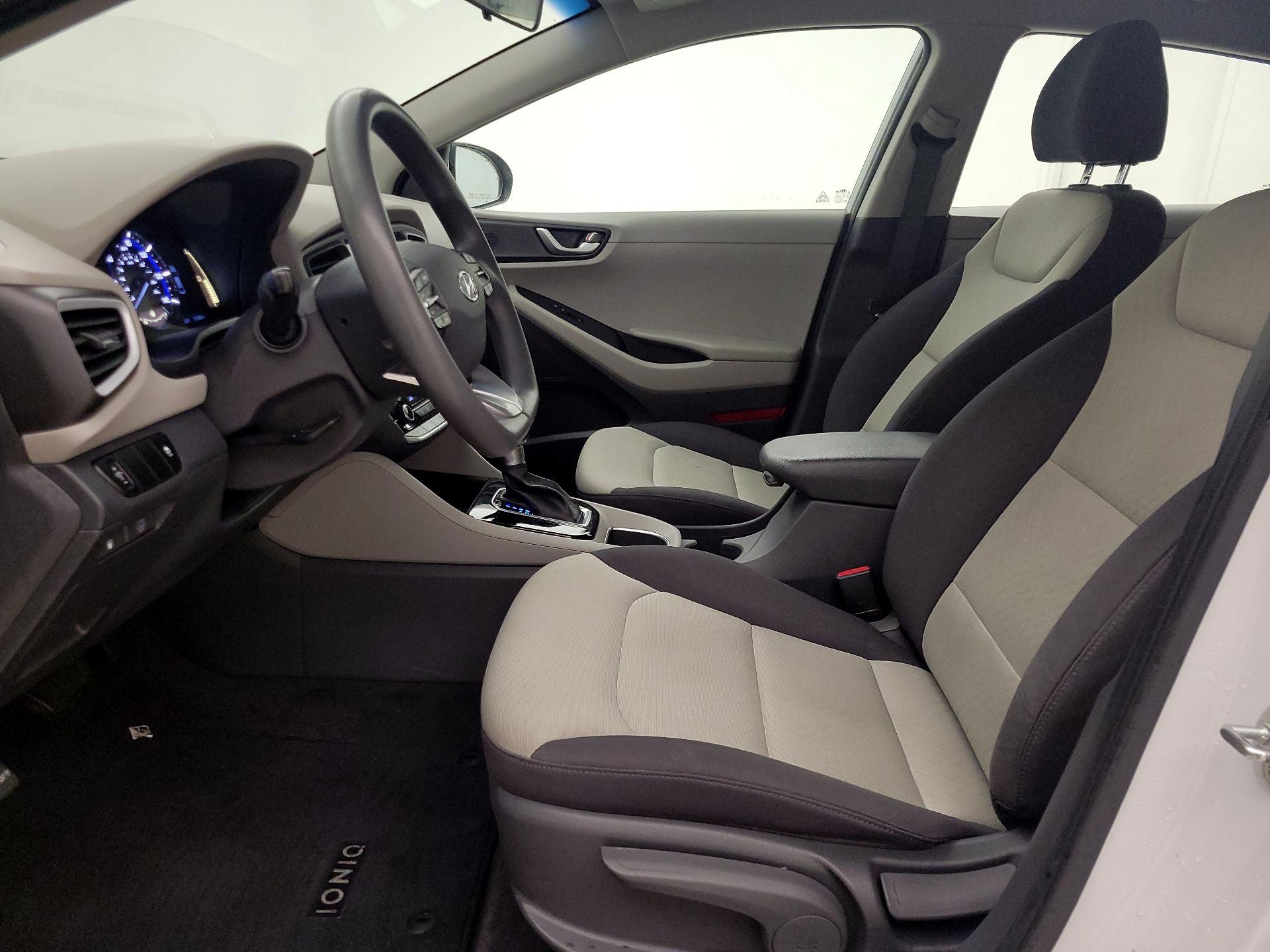 Thumbnail: 2018 Hyundai Ioniq - 11