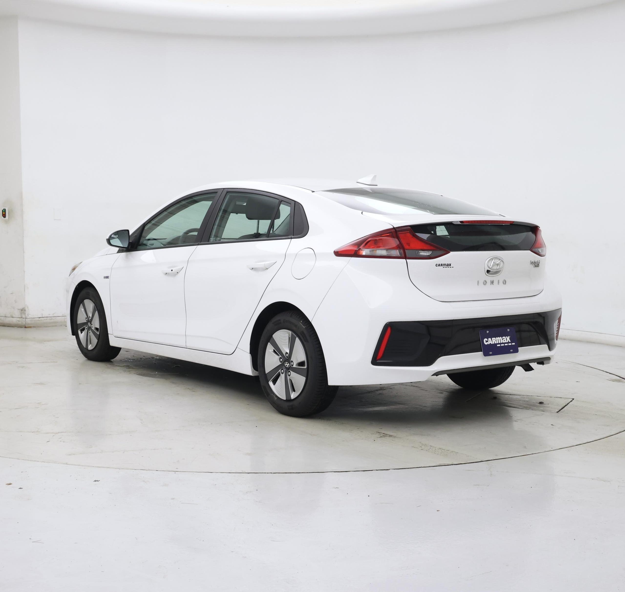 Thumbnail: 2018 Hyundai Ioniq - 2