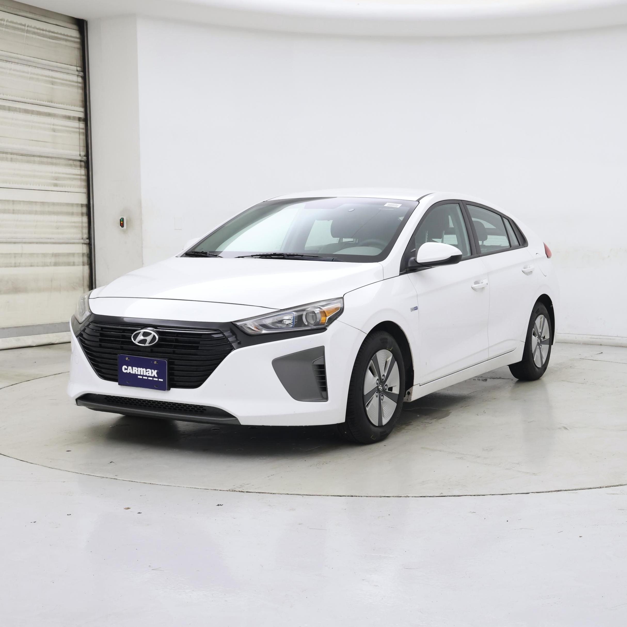 Thumbnail: 2018 Hyundai Ioniq - 4