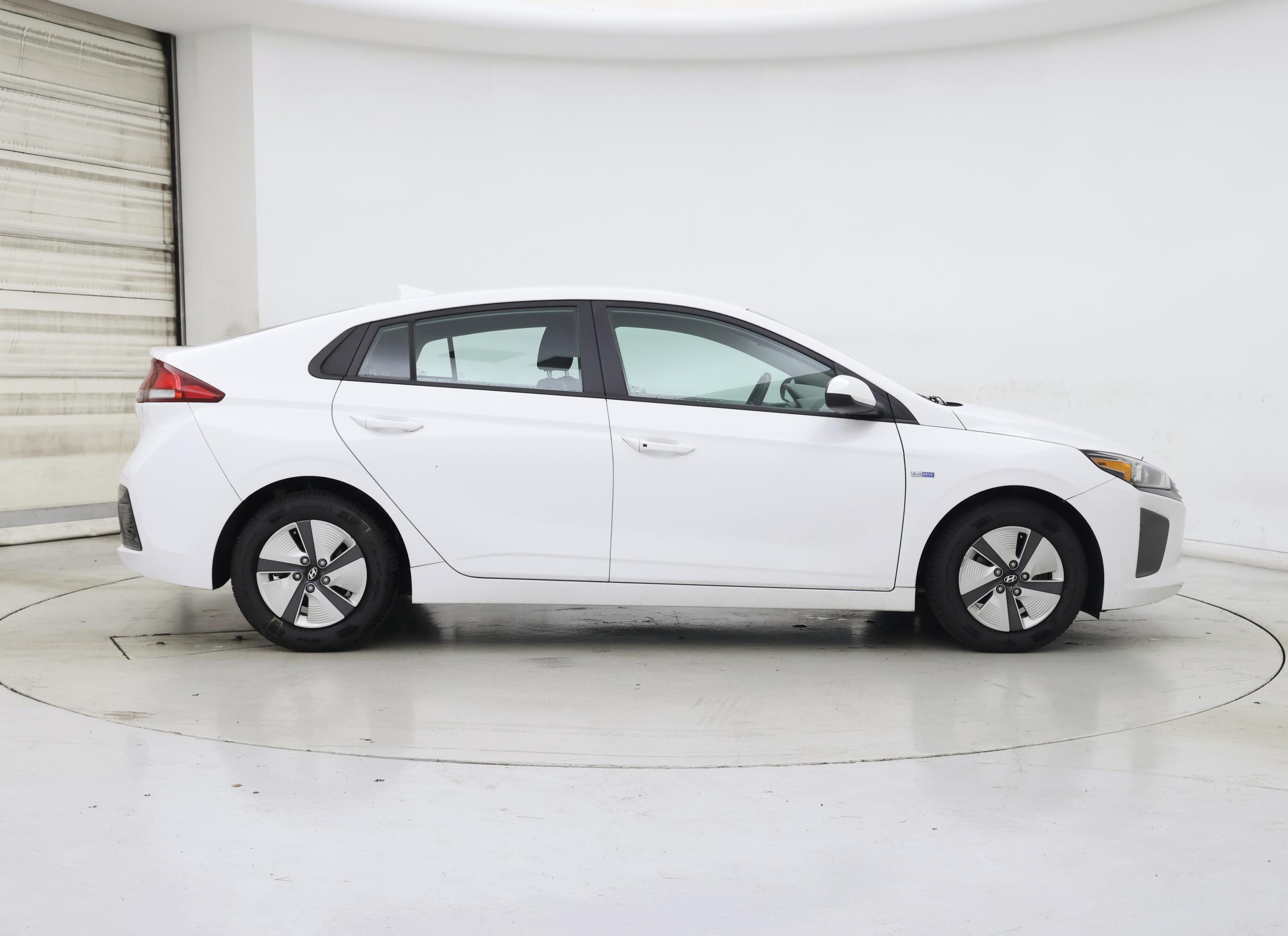 Thumbnail: 2018 Hyundai Ioniq - 7