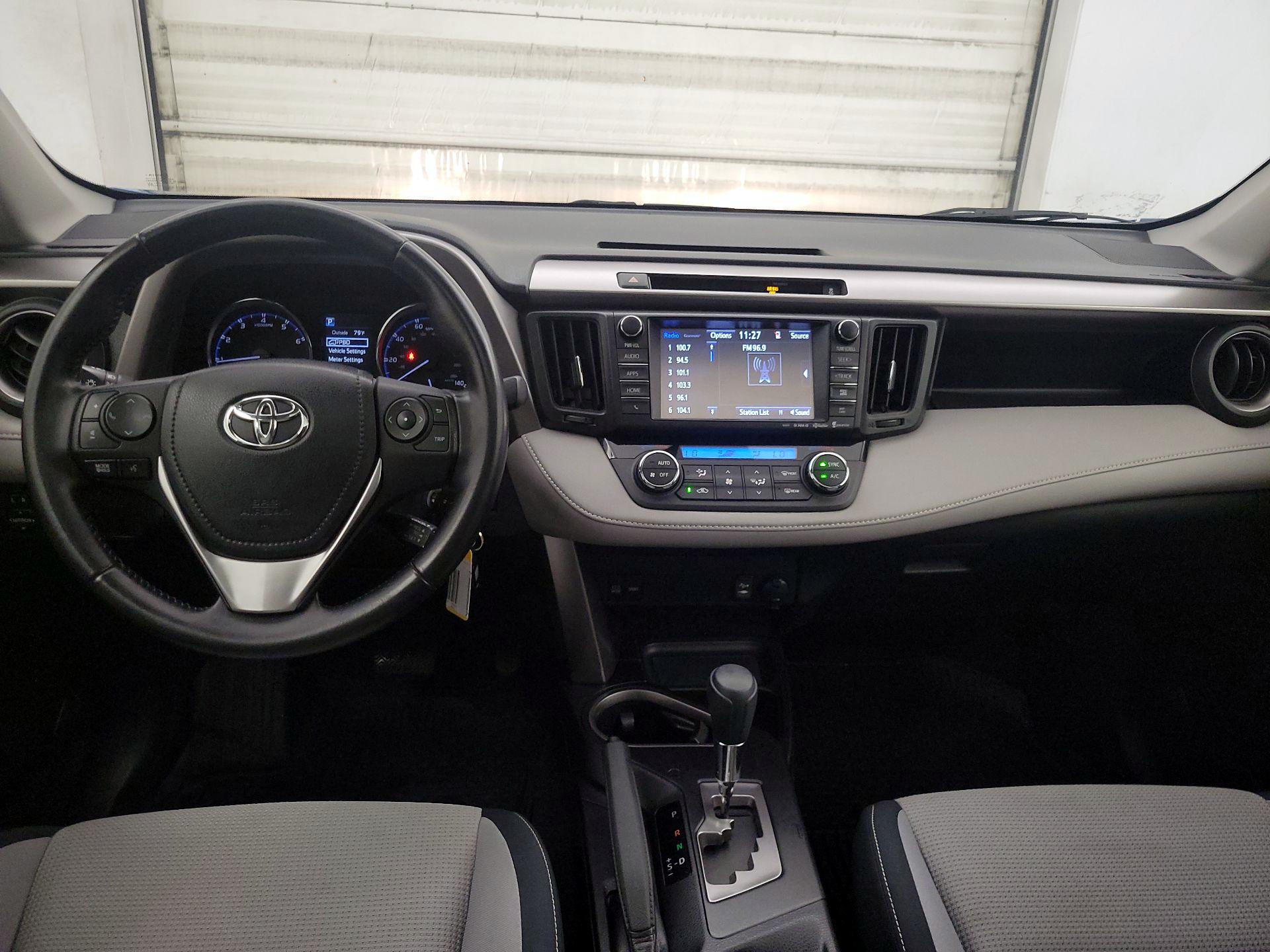 Thumbnail: 2016 Toyota RAV4 - 9