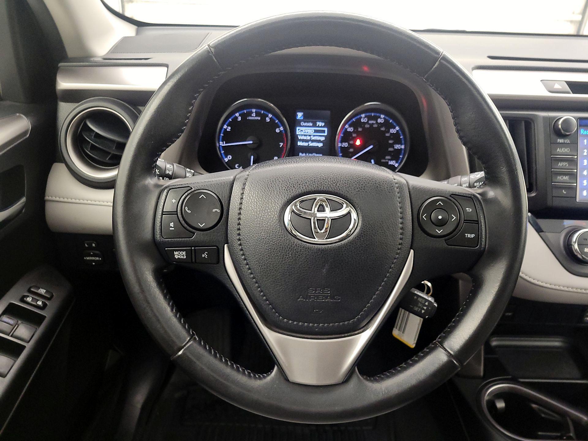 Thumbnail: 2016 Toyota RAV4 - 10