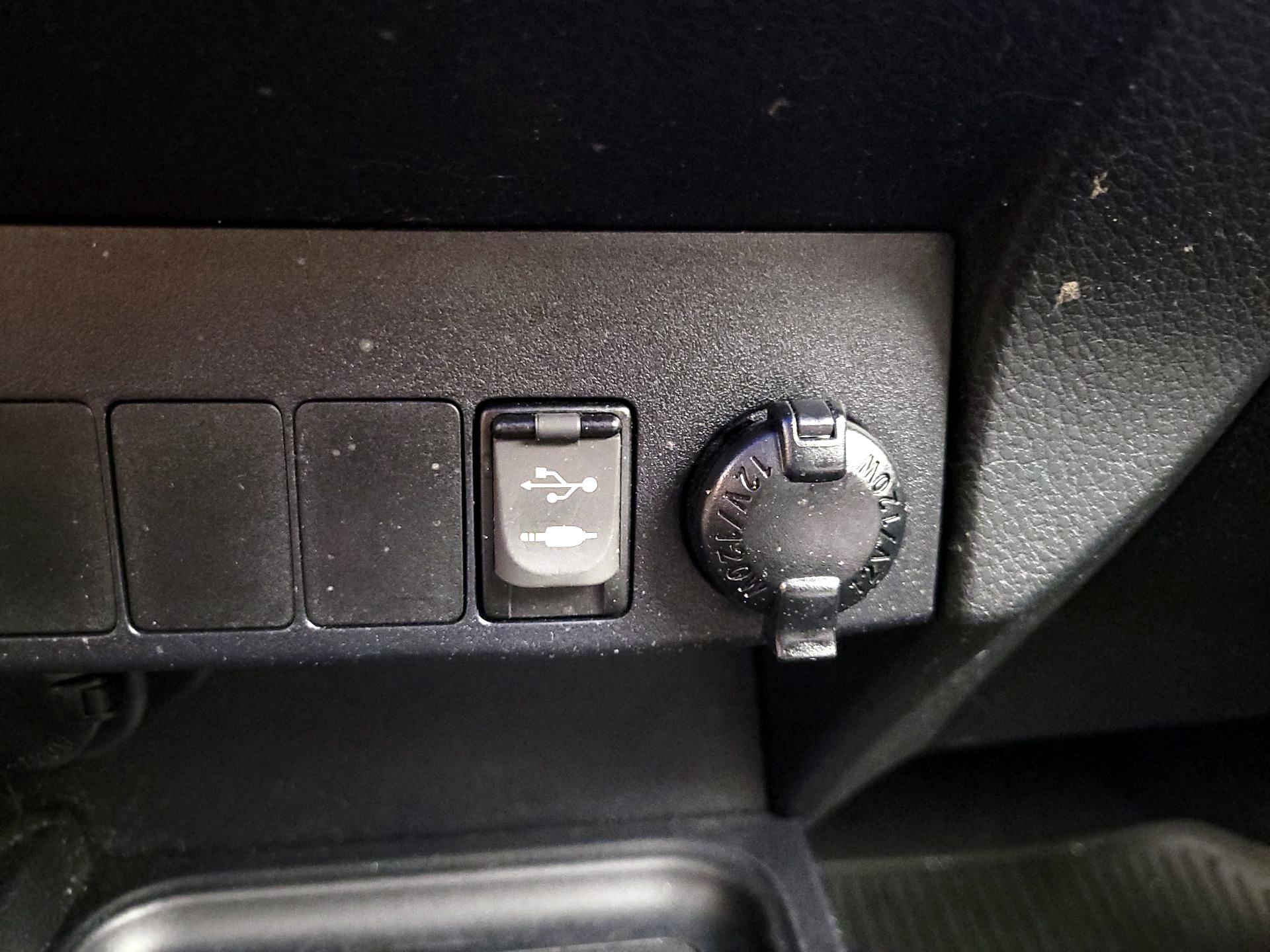 Thumbnail: 2016 Toyota RAV4 - 18