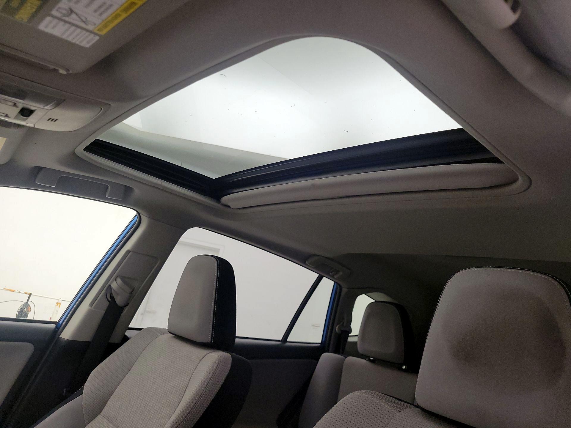 Thumbnail: 2016 Toyota RAV4 - 19