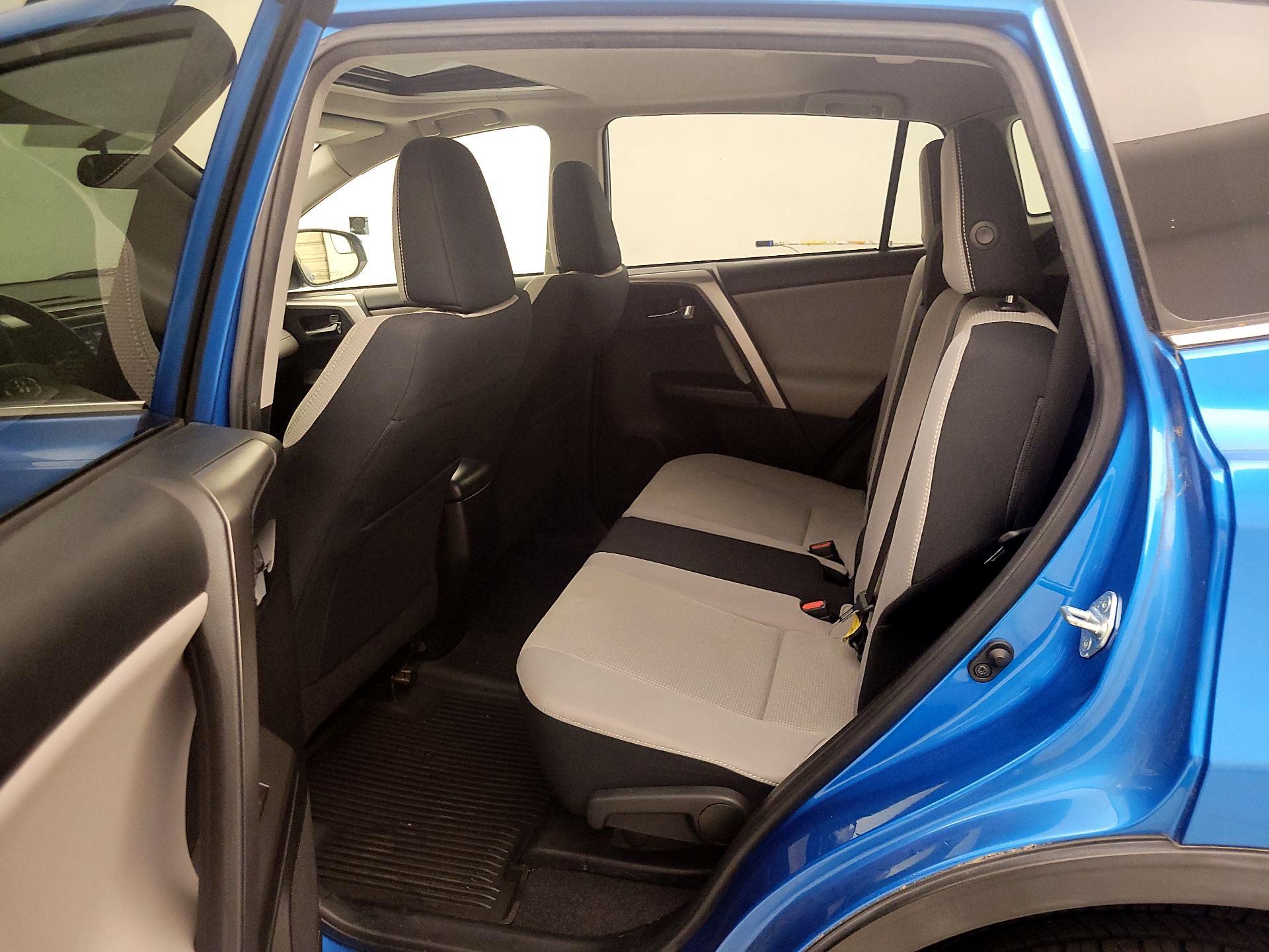 Thumbnail: 2016 Toyota RAV4 - 20