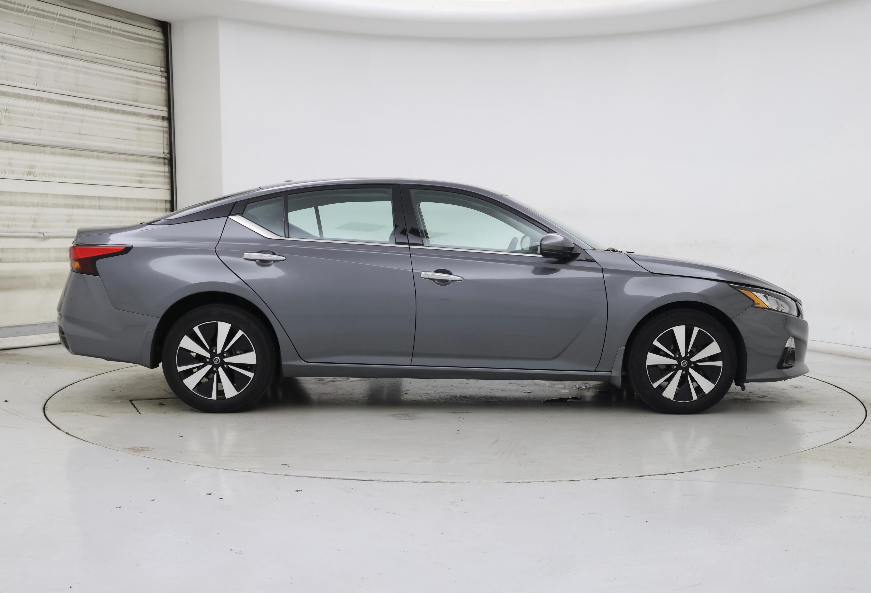Thumbnail: 2020 Nissan Altima - 7