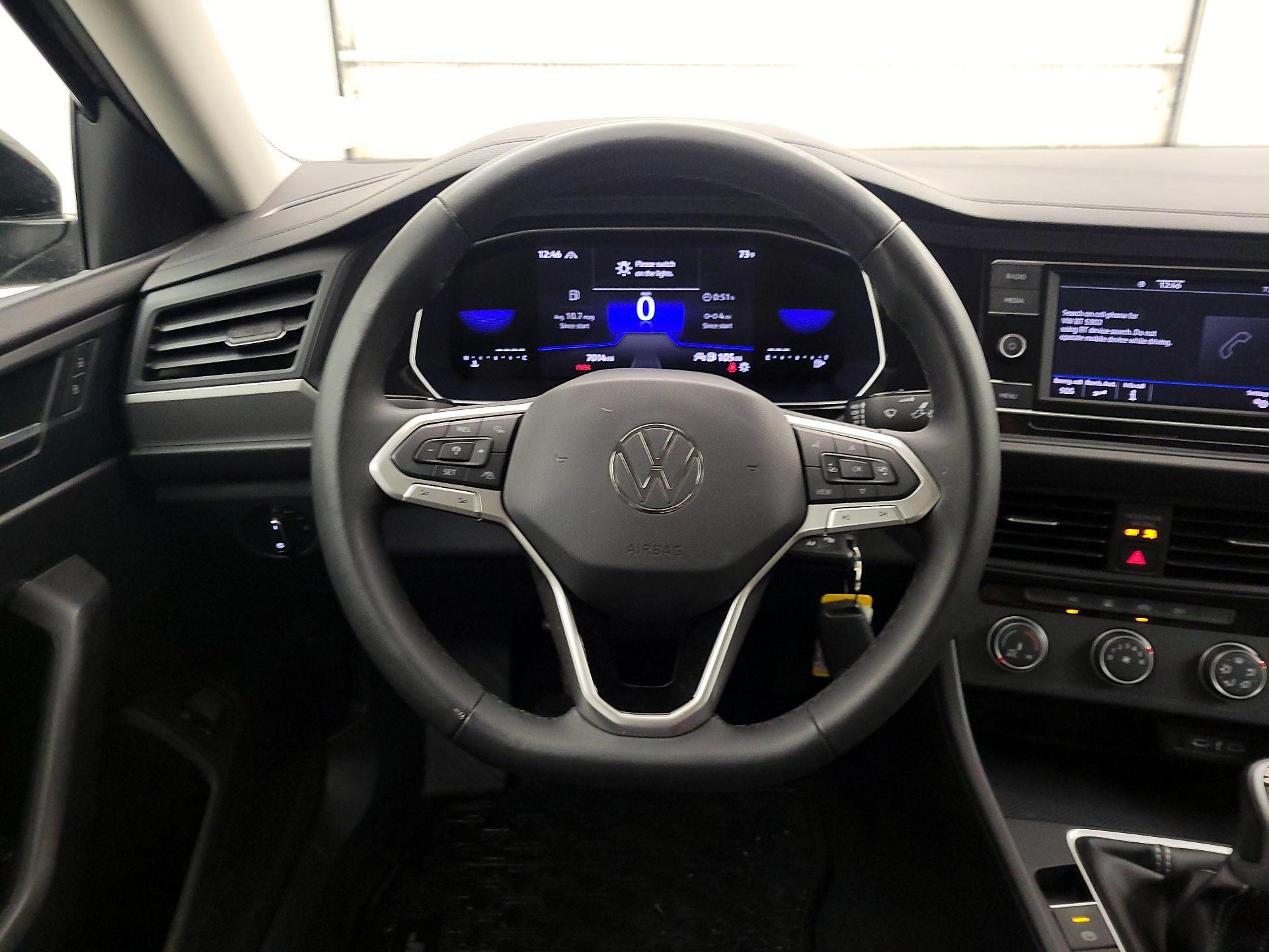 Thumbnail: 2024 Volkswagen Jetta - 10