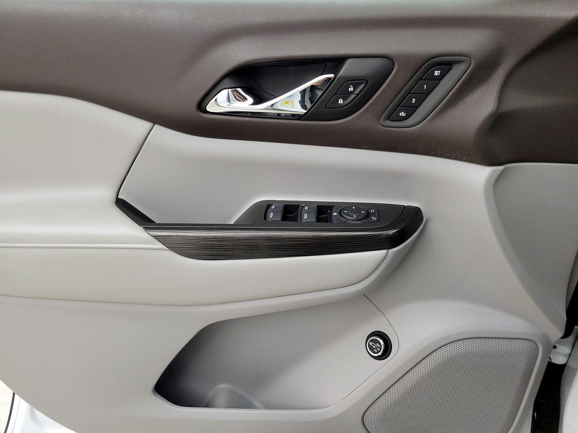 Thumbnail: 2017 GMC Acadia - 12