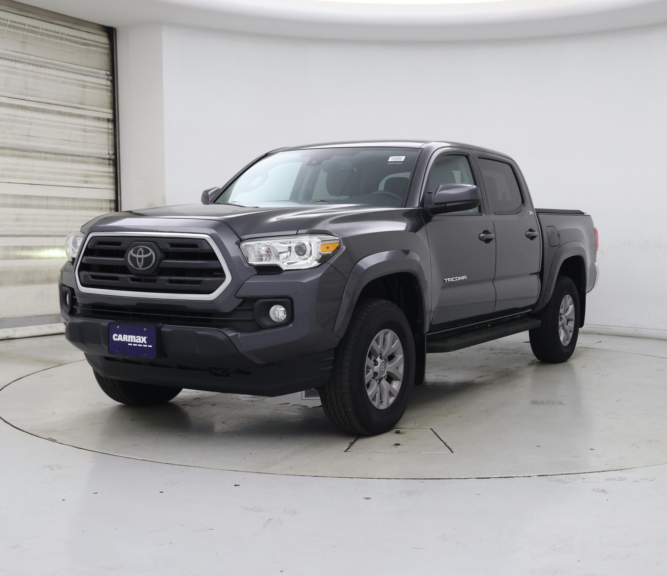 Thumbnail: 2019 Toyota Tacoma - 4