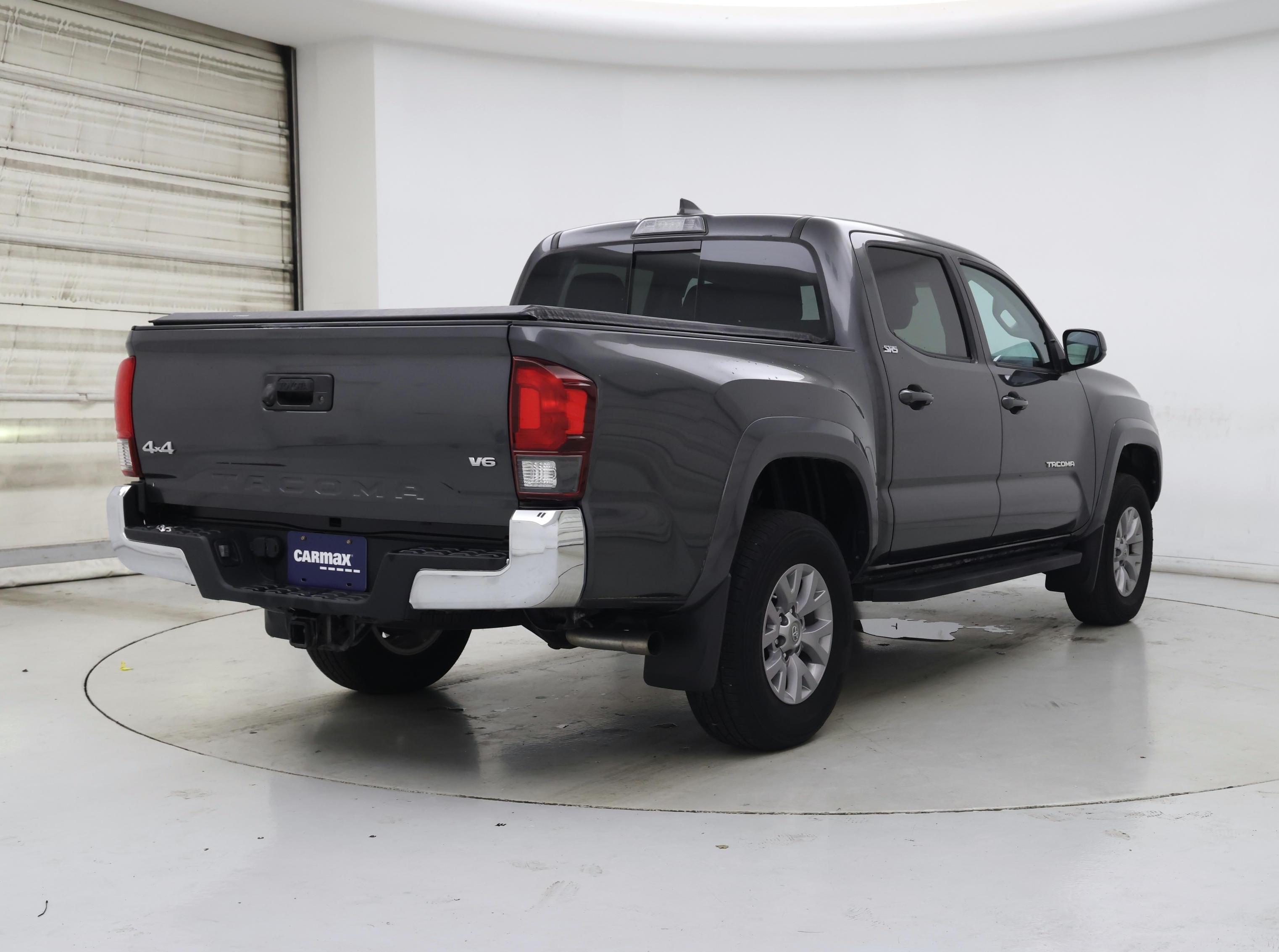 Thumbnail: 2019 Toyota Tacoma - 8