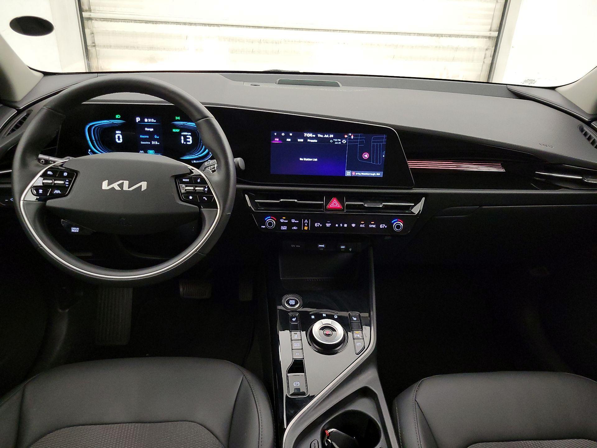 Thumbnail: 2023 Kia Niro - 9