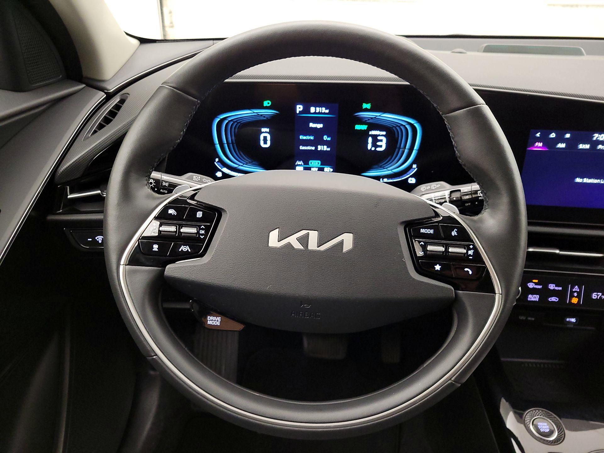 Thumbnail: 2023 Kia Niro - 10