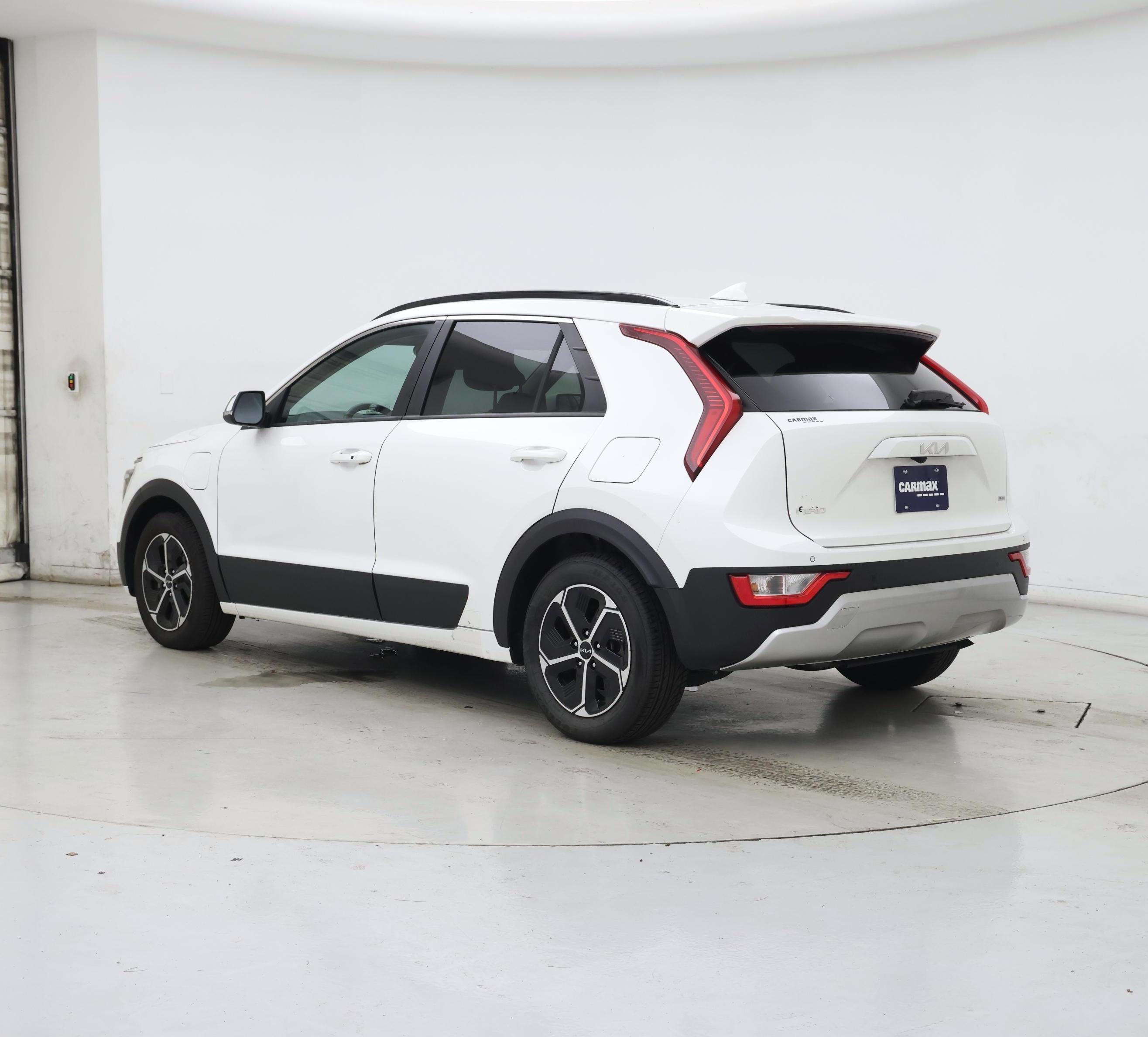 Thumbnail: 2023 Kia Niro - 2