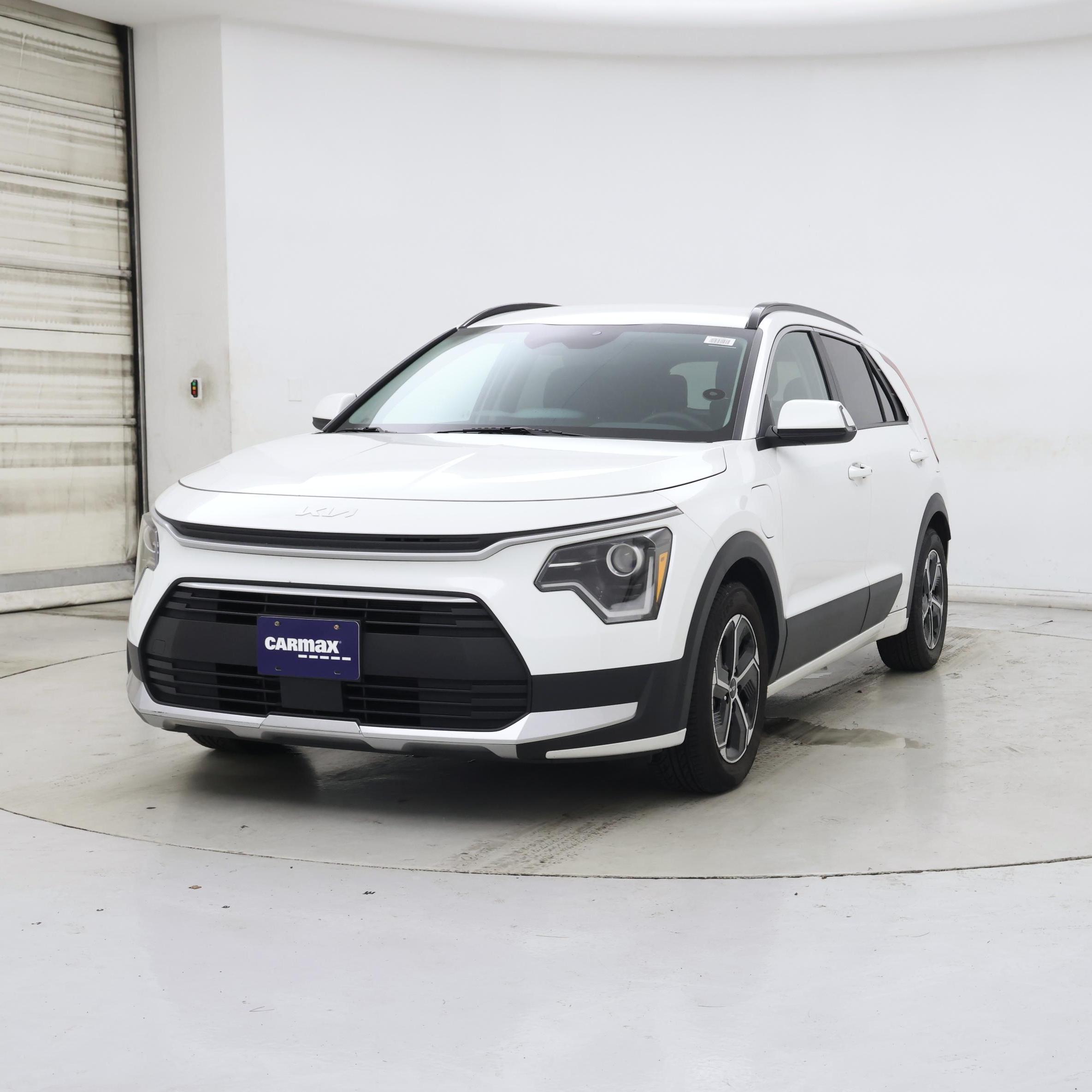 Thumbnail: 2023 Kia Niro - 4