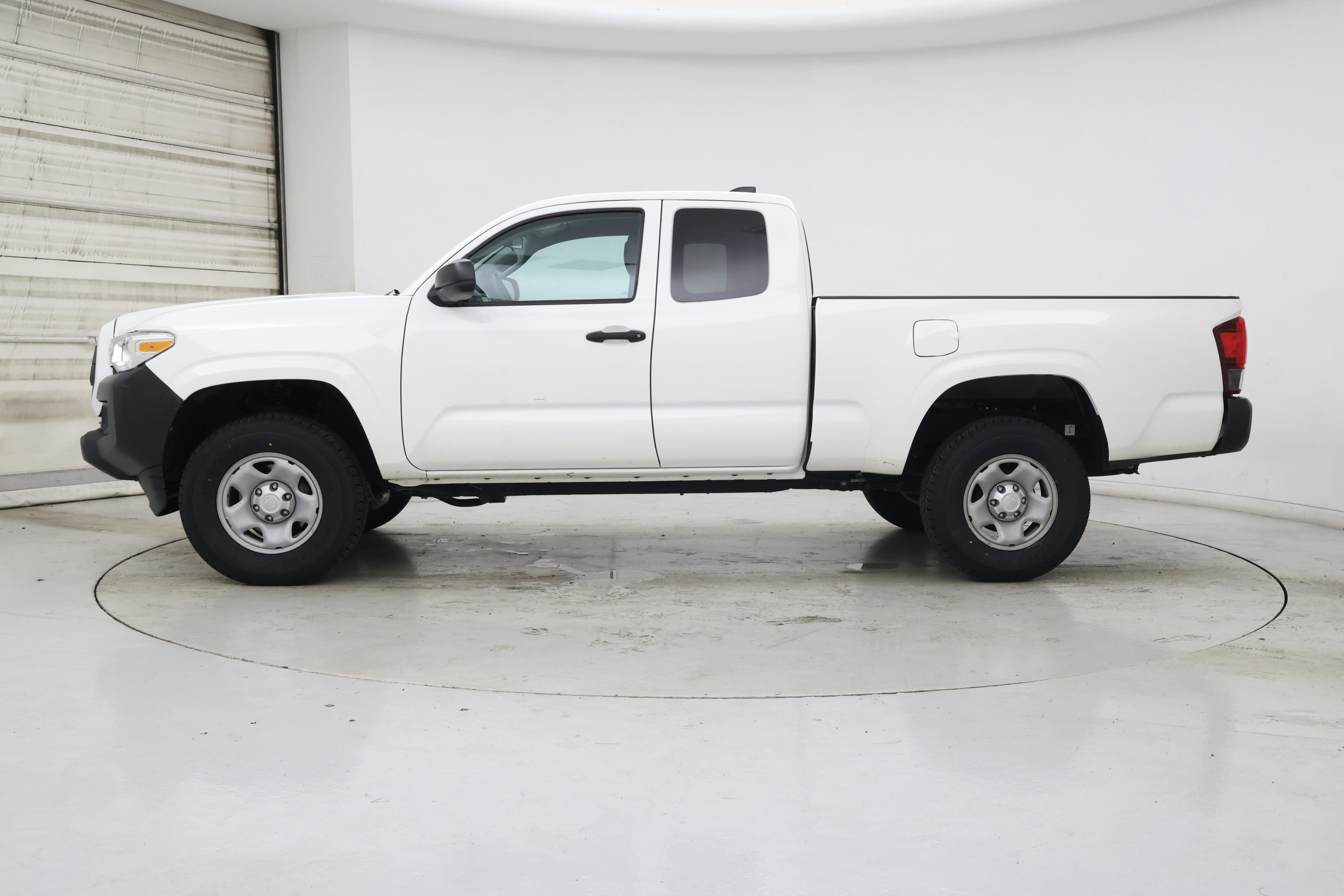 Thumbnail: 2023 Toyota Tacoma - 3
