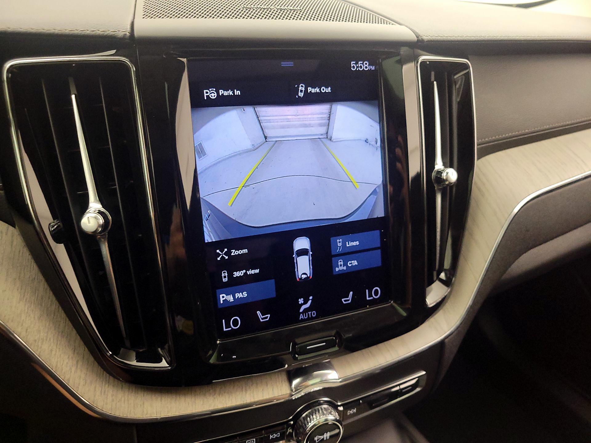 Thumbnail: 2021 Volvo XC60 - 15