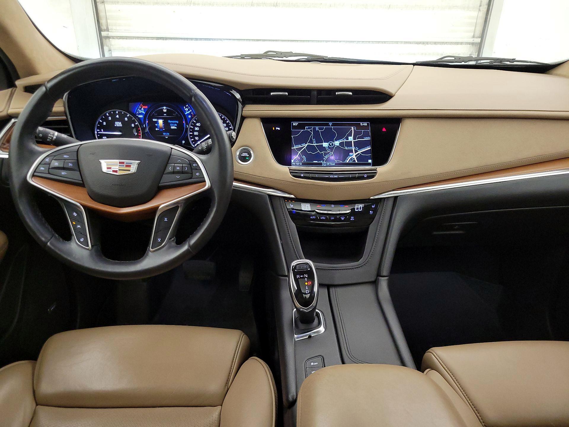 Thumbnail: 2017 Cadillac XT5 - 9