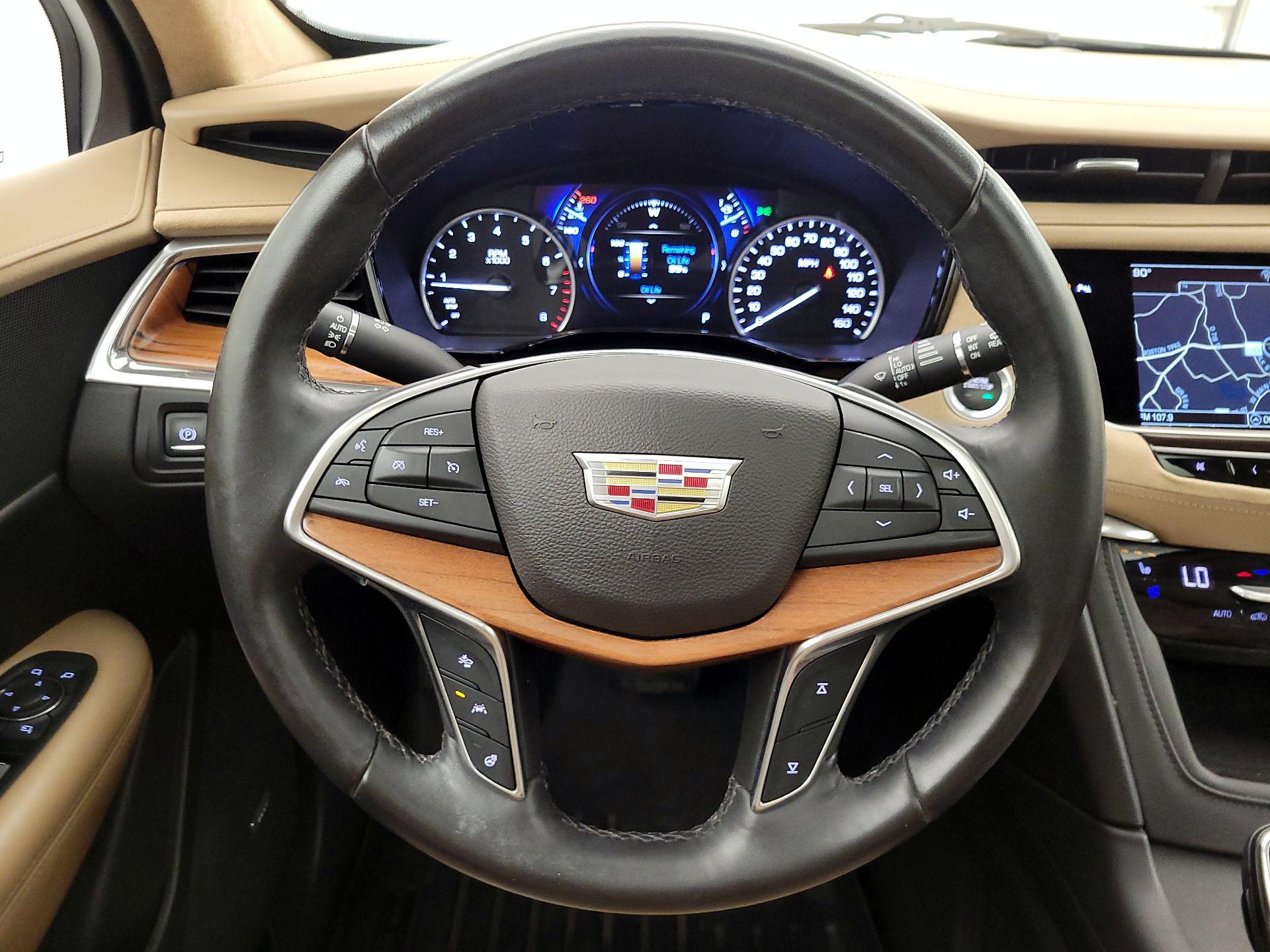 Thumbnail: 2017 Cadillac XT5 - 10