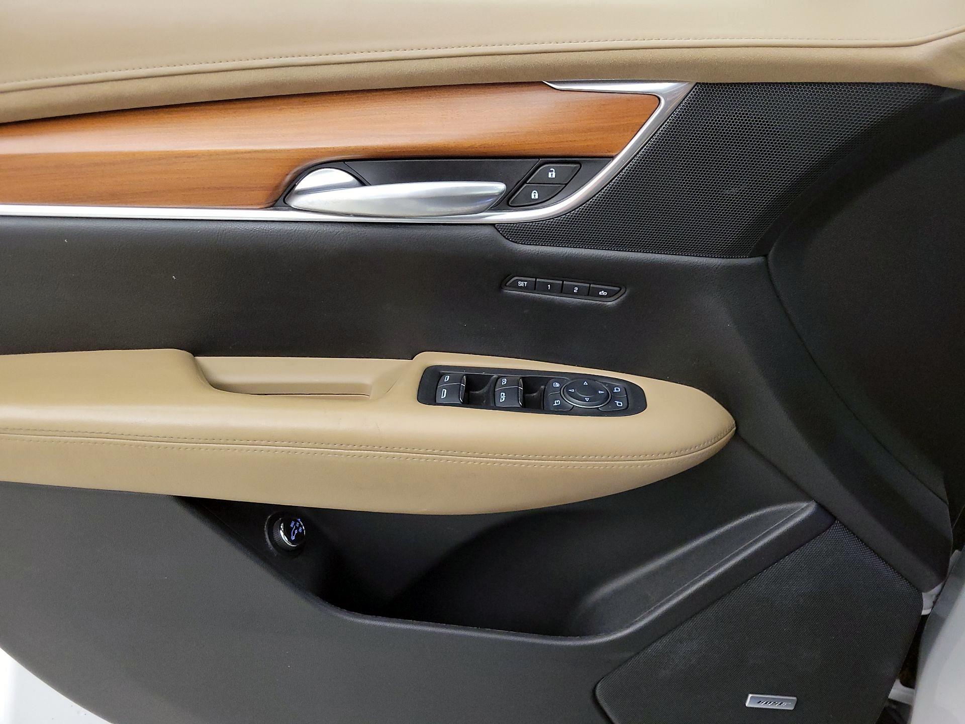 Thumbnail: 2017 Cadillac XT5 - 12