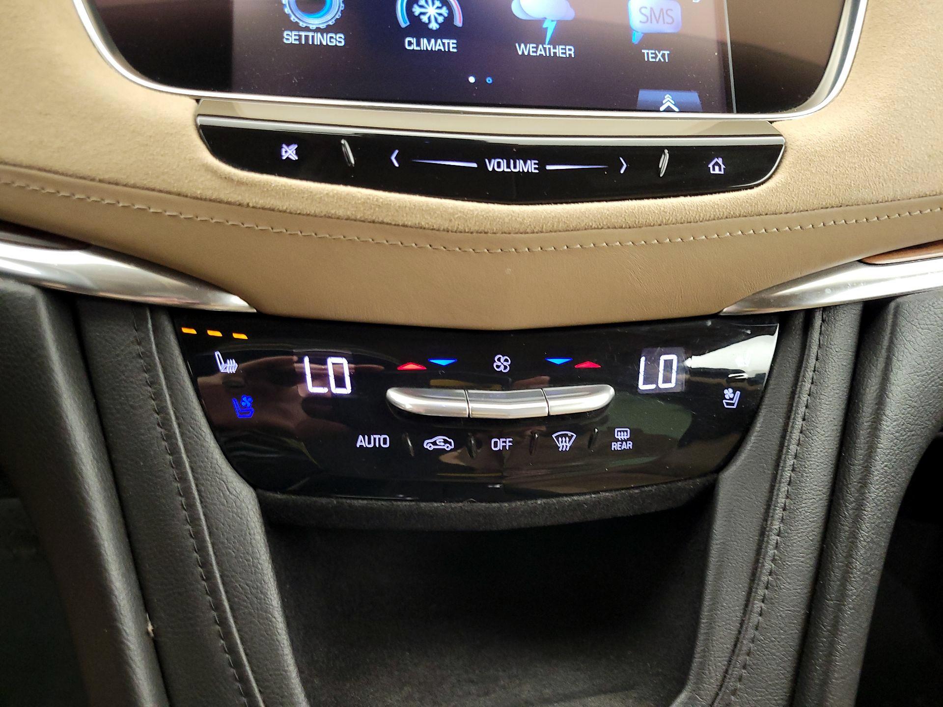 Thumbnail: 2017 Cadillac XT5 - 17