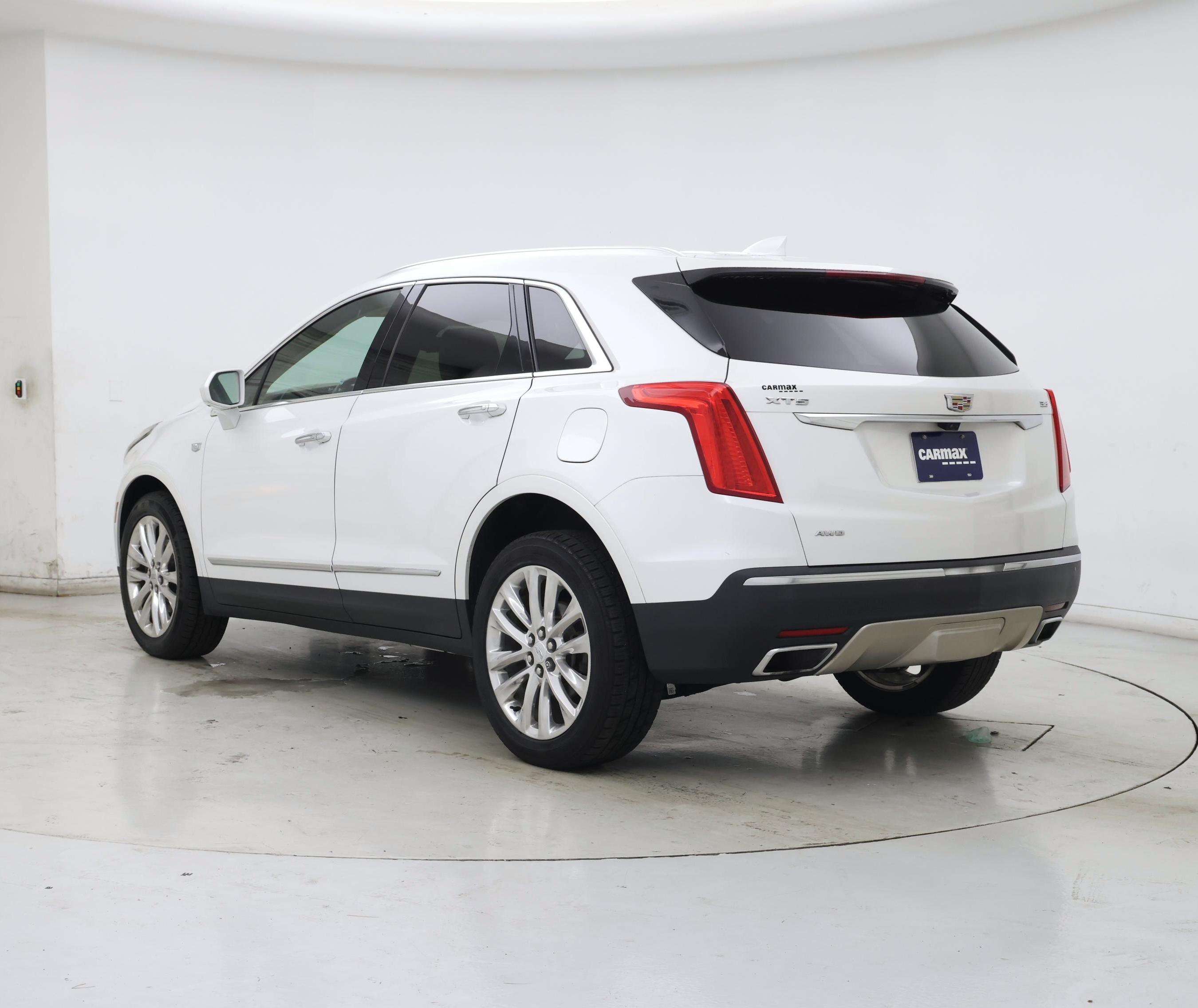 Thumbnail: 2017 Cadillac XT5 - 2
