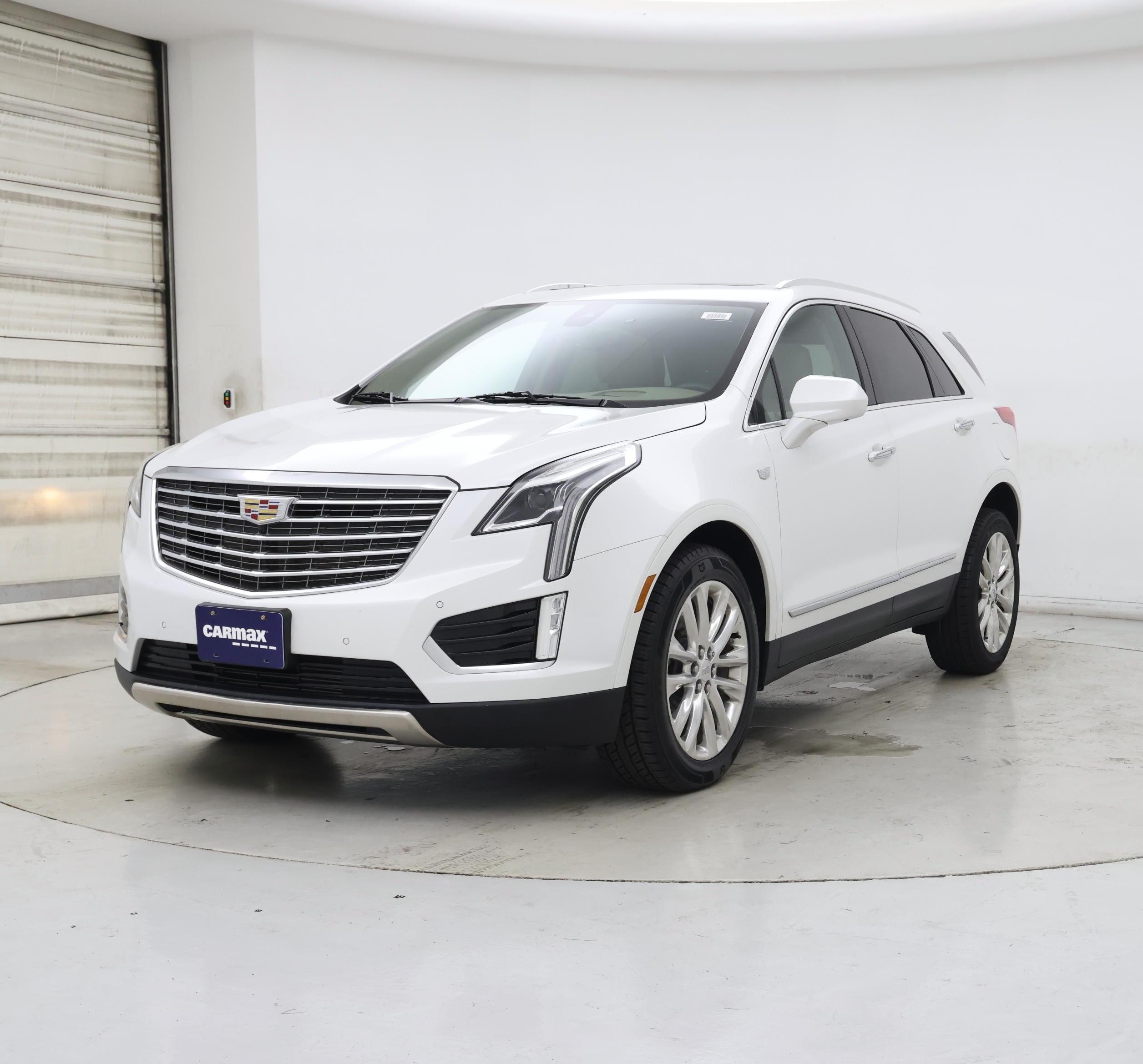 Thumbnail: 2017 Cadillac XT5 - 4