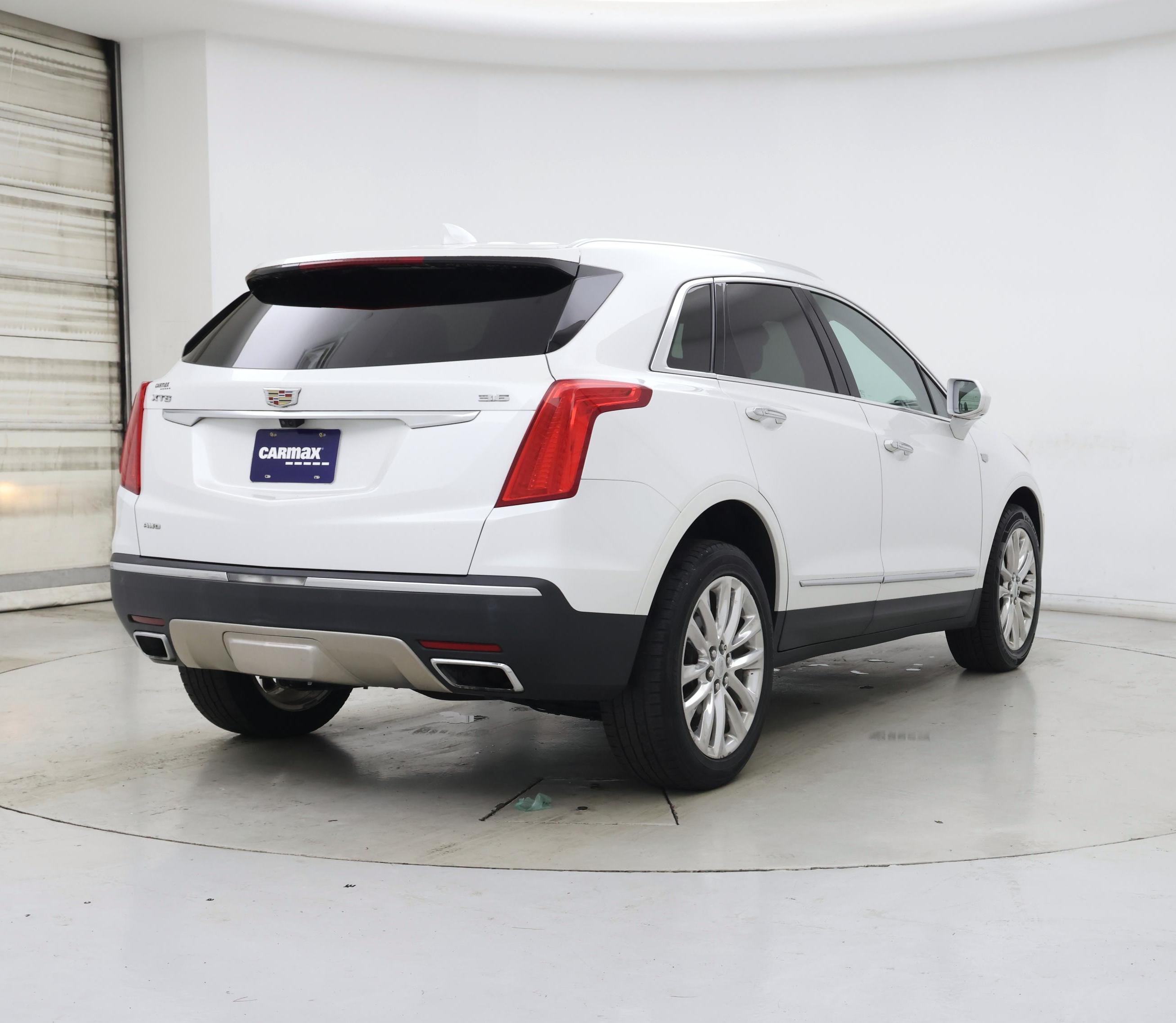 Thumbnail: 2017 Cadillac XT5 - 8