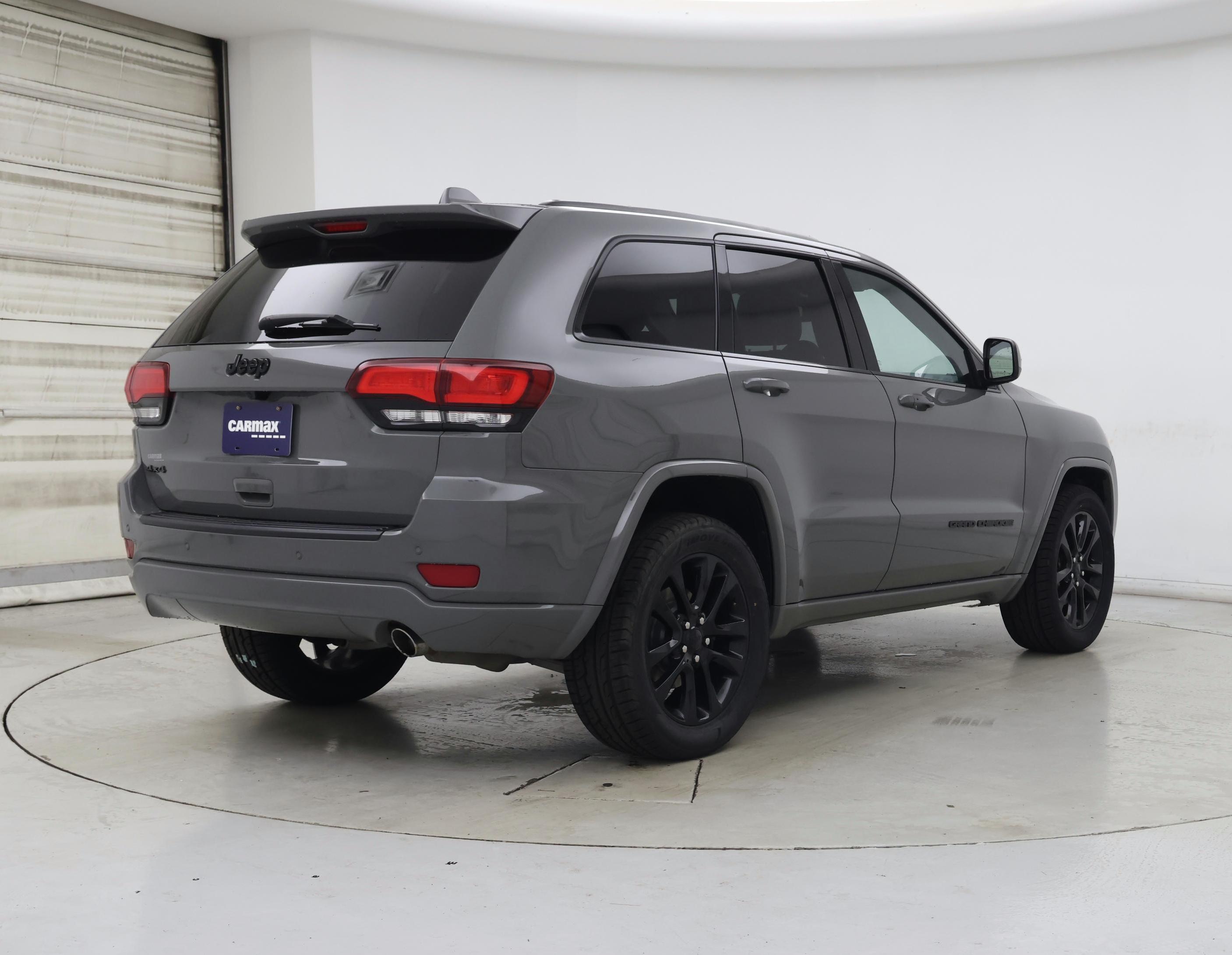 Thumbnail: 2020 Jeep Grand Cherokee - 8