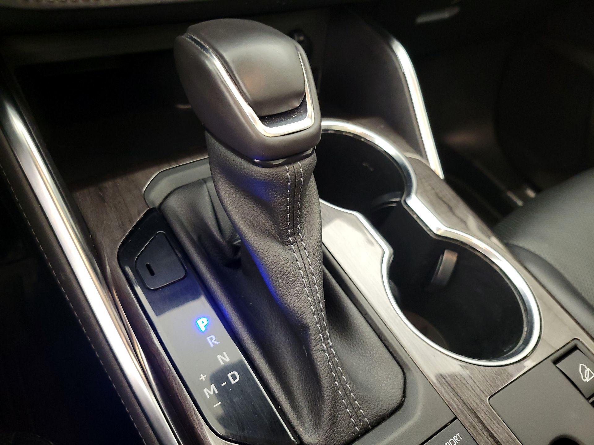 Thumbnail: 2023 Toyota Highlander - 17
