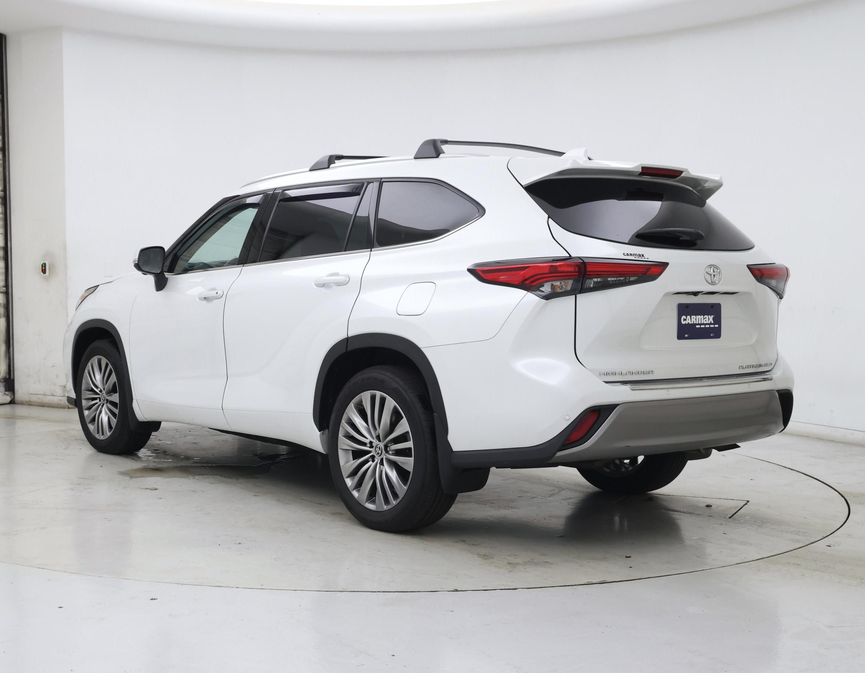 Thumbnail: 2023 Toyota Highlander - 2