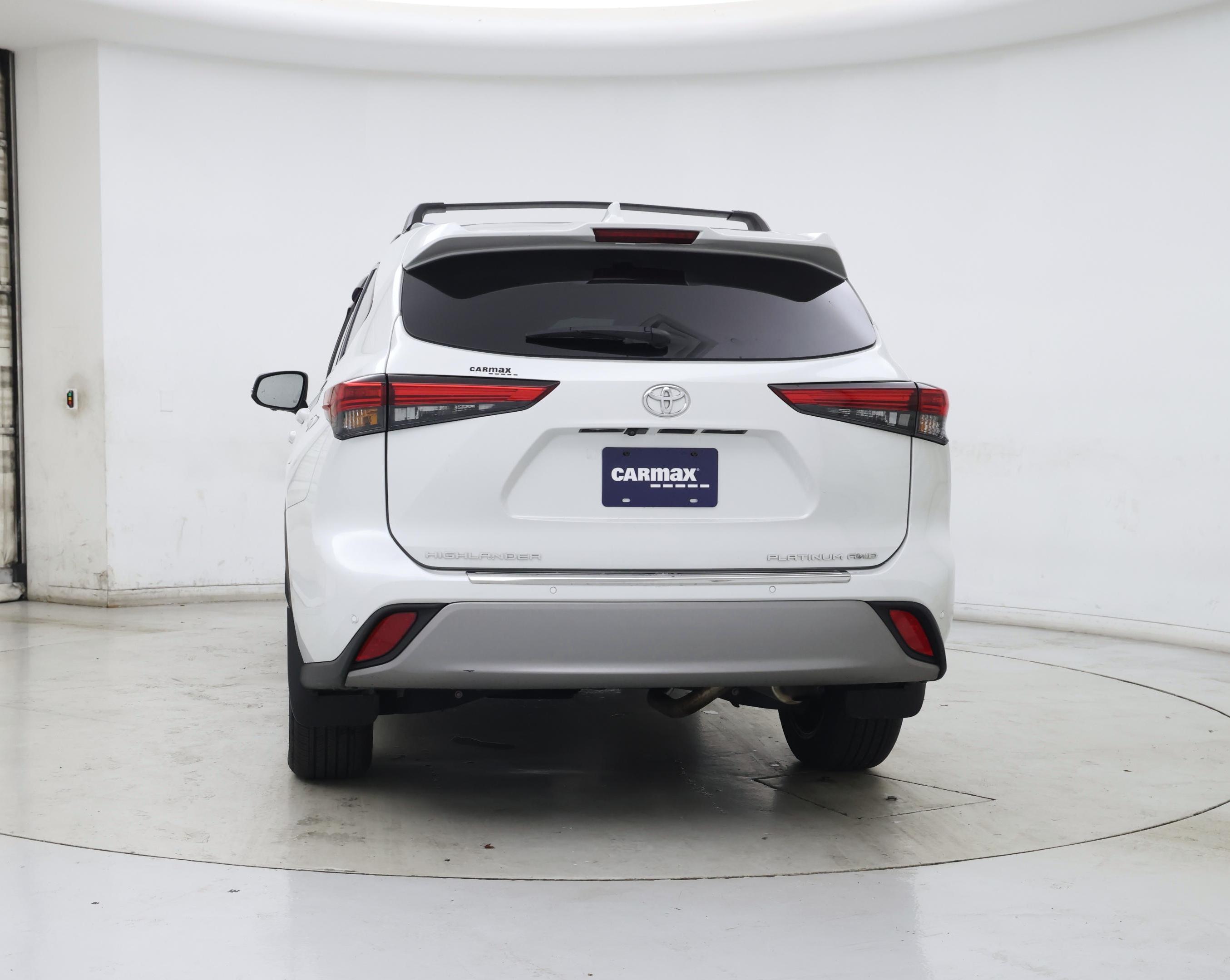 Thumbnail: 2023 Toyota Highlander - 6