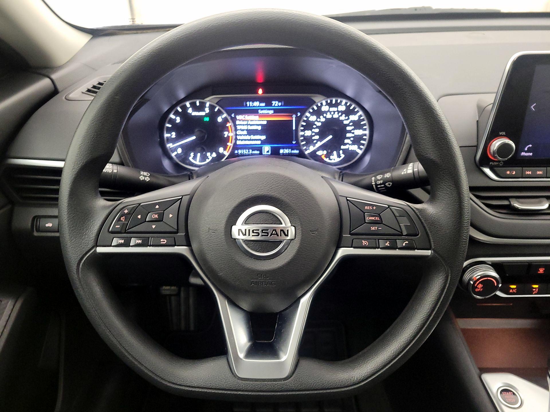 Thumbnail: 2019 Nissan Altima - 10