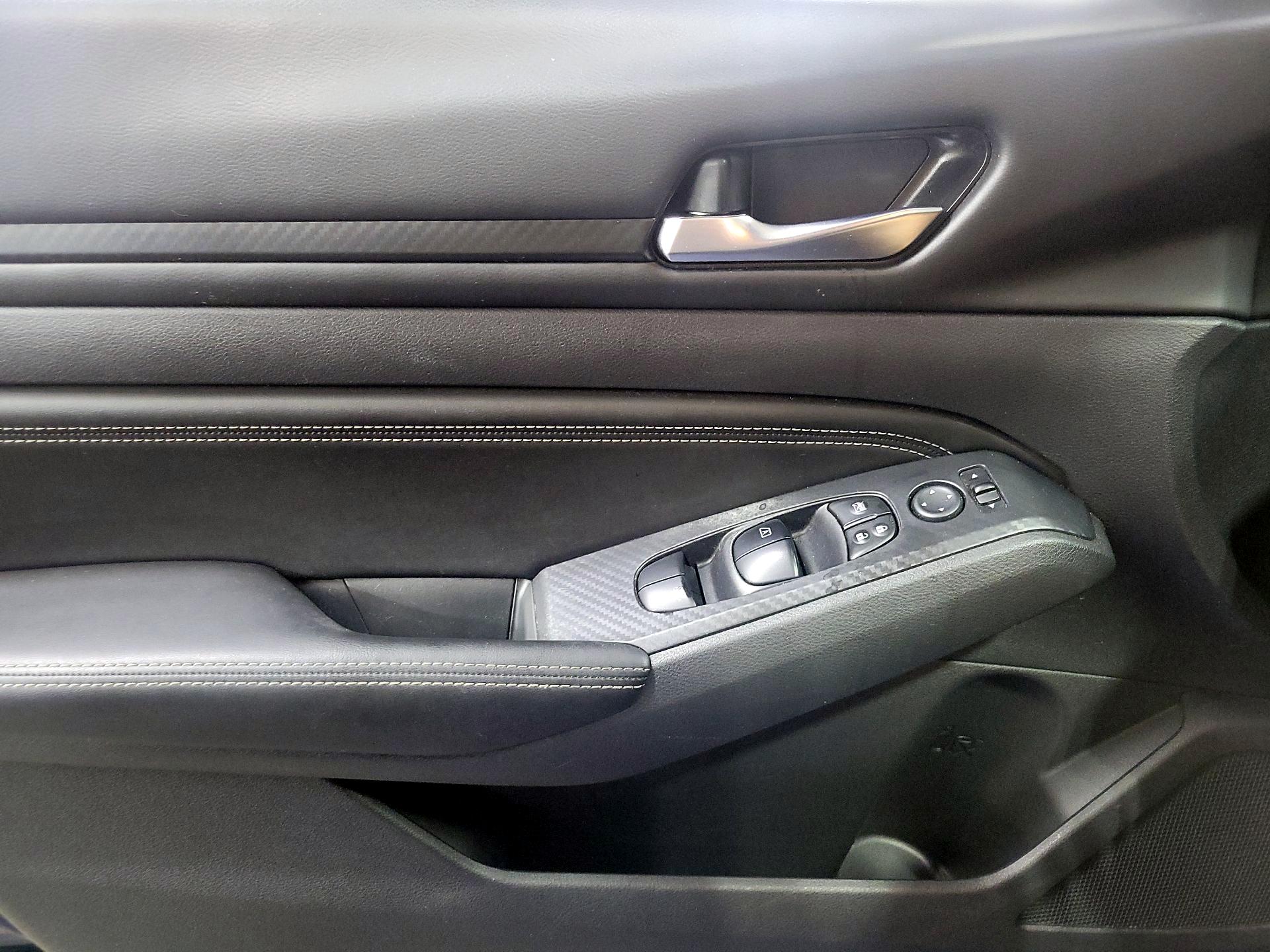 Thumbnail: 2019 Nissan Altima - 12