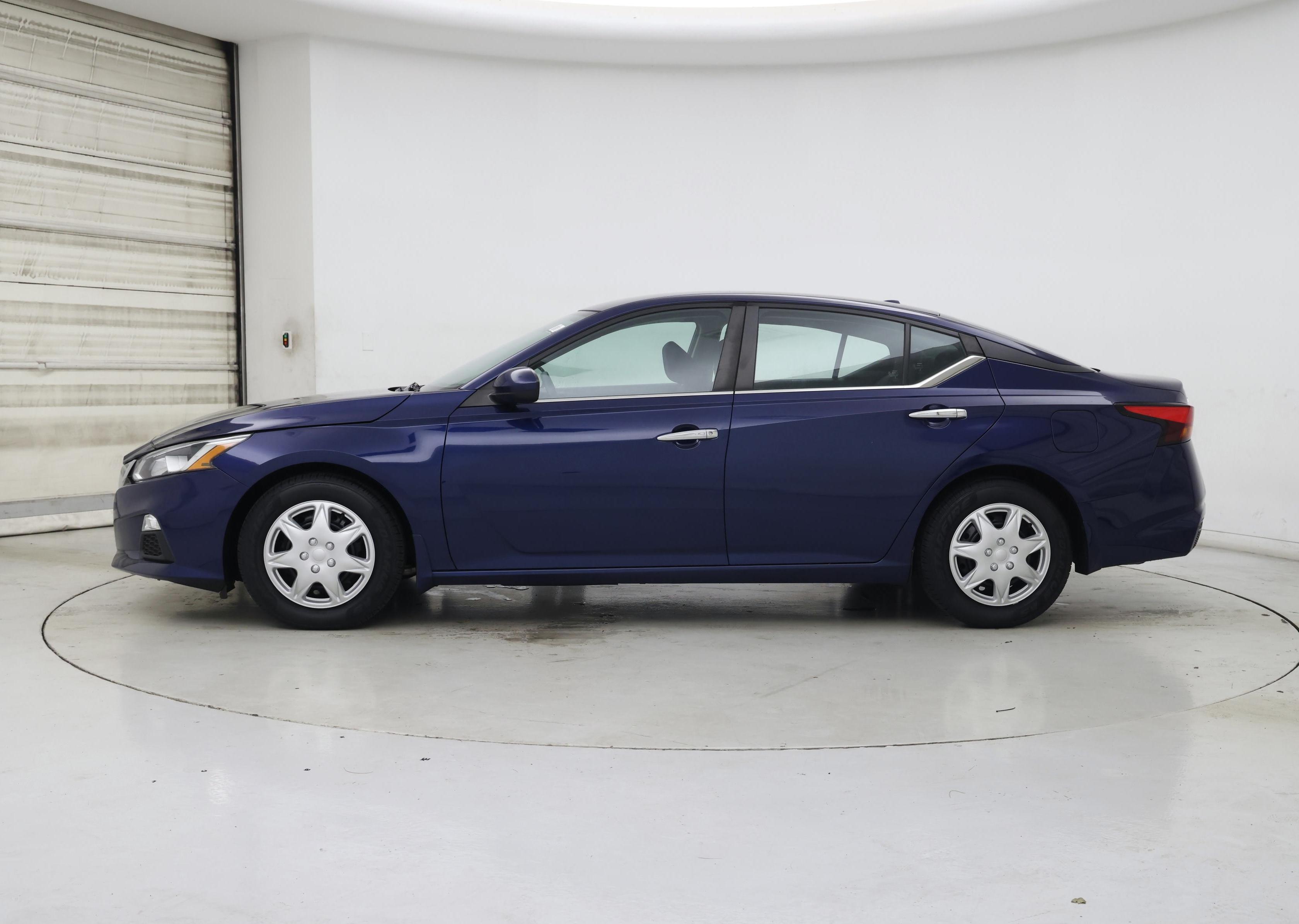 Thumbnail: 2019 Nissan Altima - 3