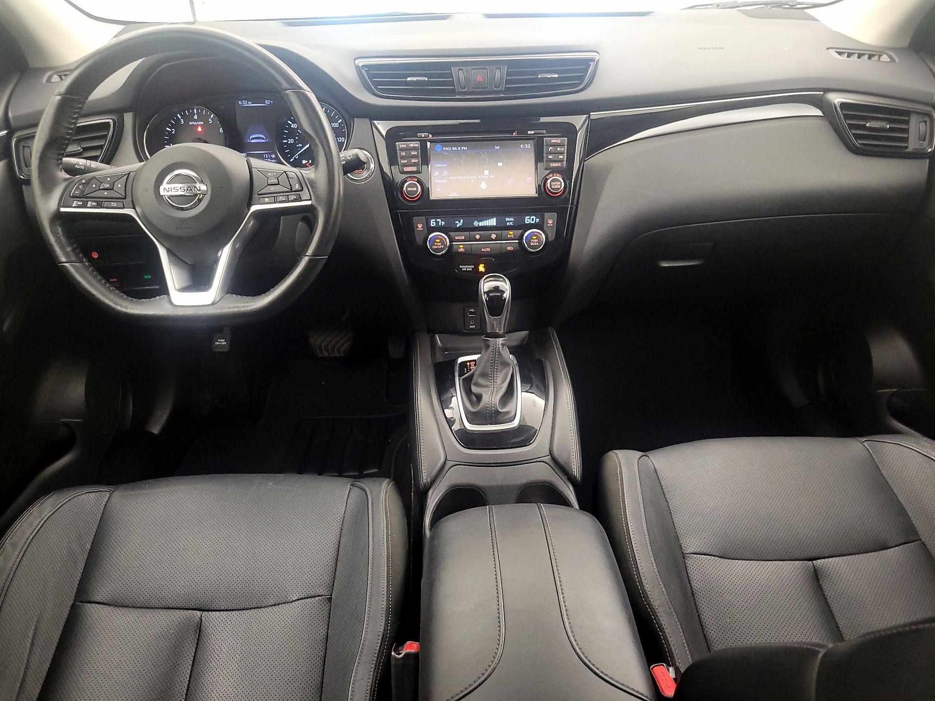 Thumbnail: 2017 Nissan Rogue Sport - 9