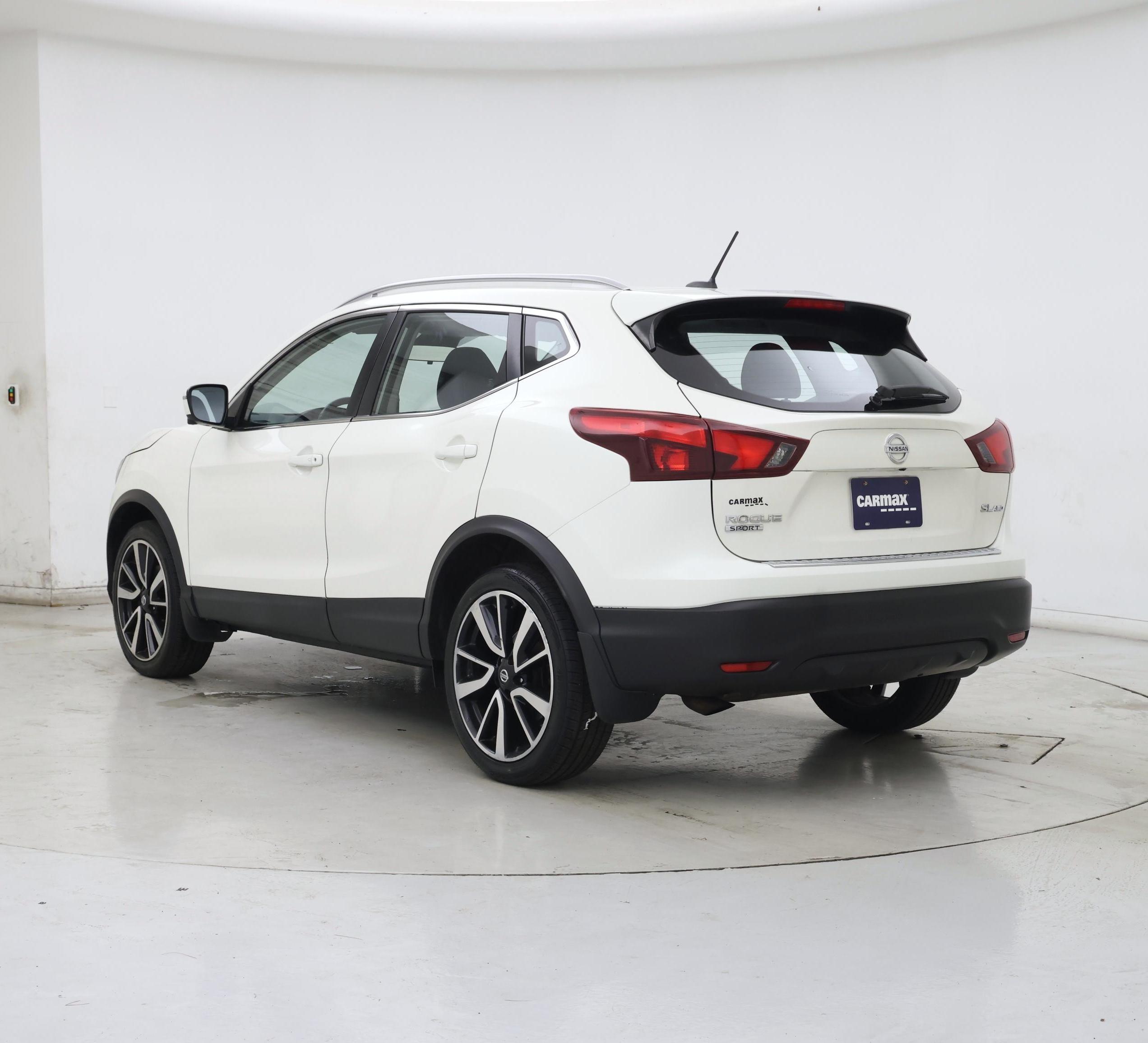 Thumbnail: 2017 Nissan Rogue Sport - 2