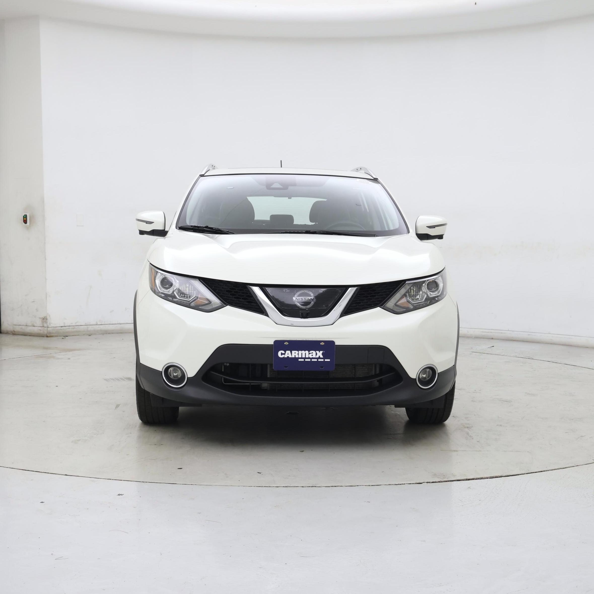 Thumbnail: 2017 Nissan Rogue Sport - 5