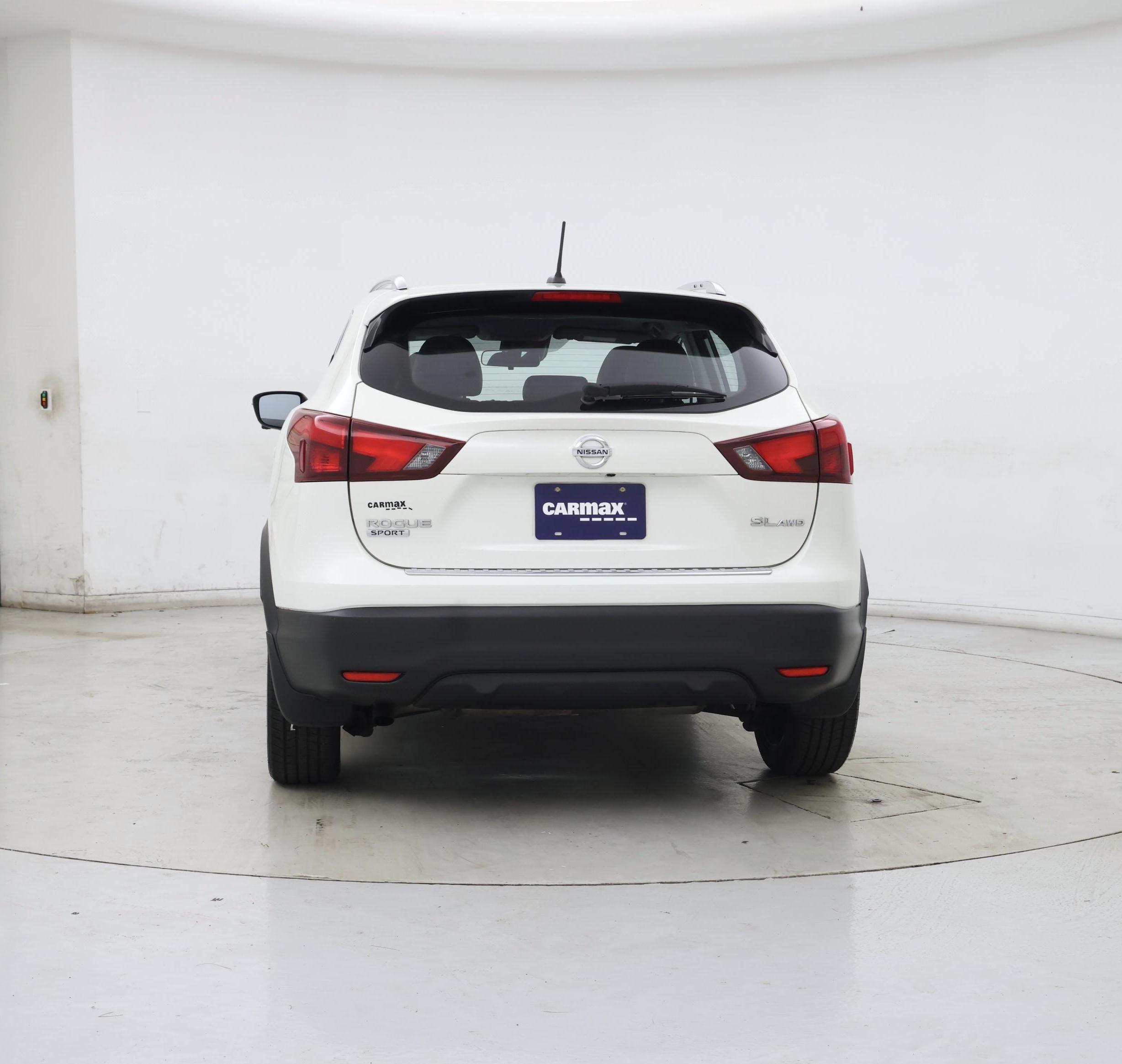 Thumbnail: 2017 Nissan Rogue Sport - 6