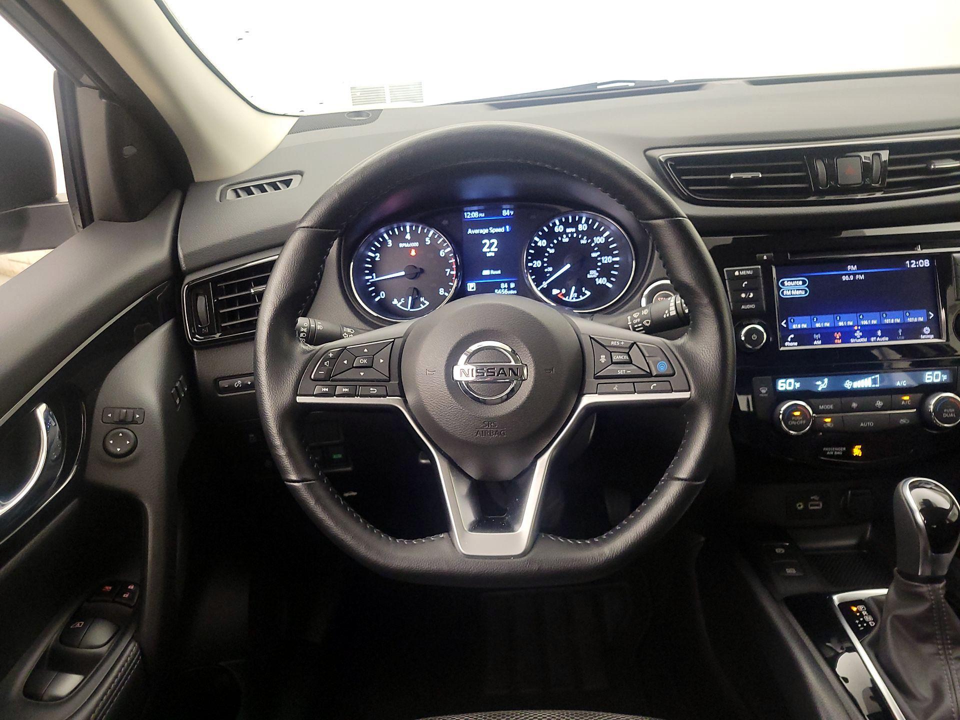 Thumbnail: 2022 Nissan Rogue Sport - 10