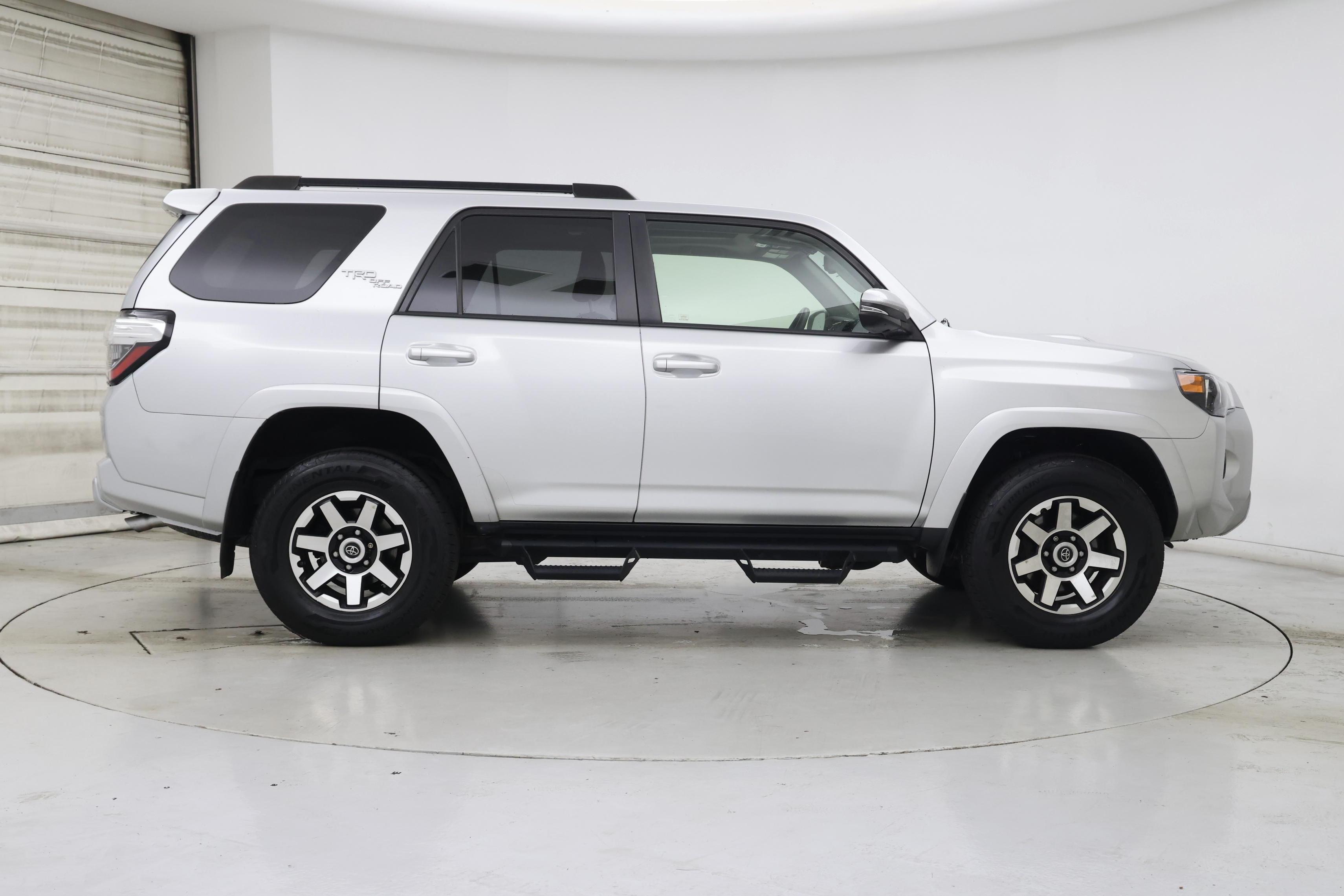 Thumbnail: 2019 Toyota 4Runner - 7