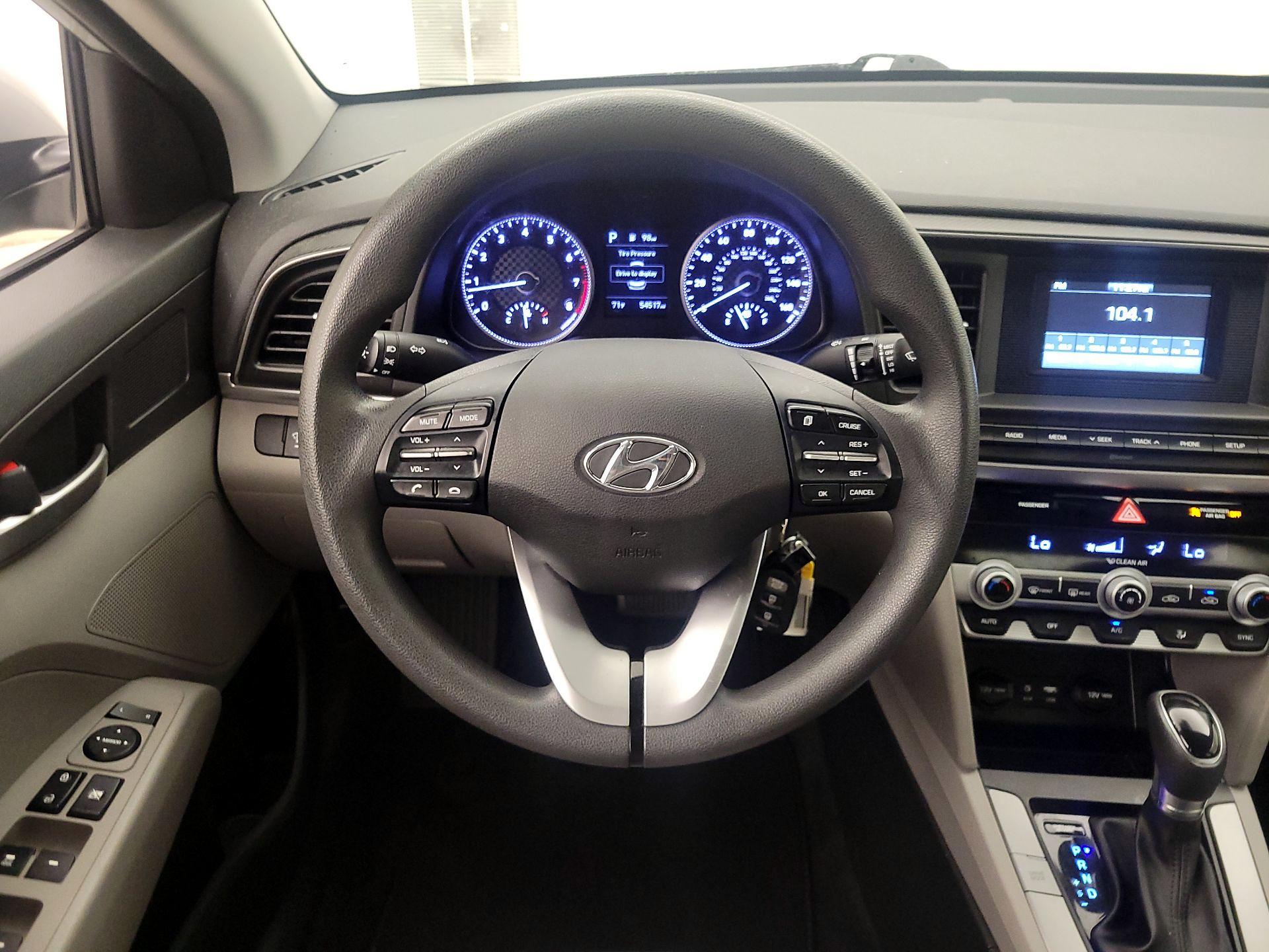 Thumbnail: 2020 Hyundai Elantra - 10