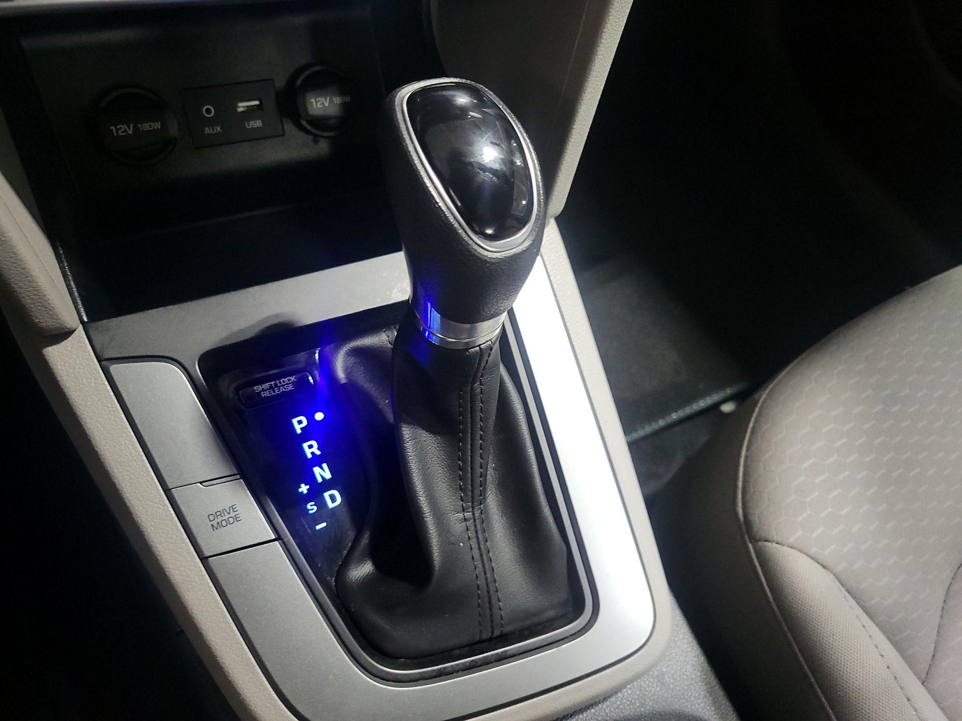 Thumbnail: 2020 Hyundai Elantra - 17