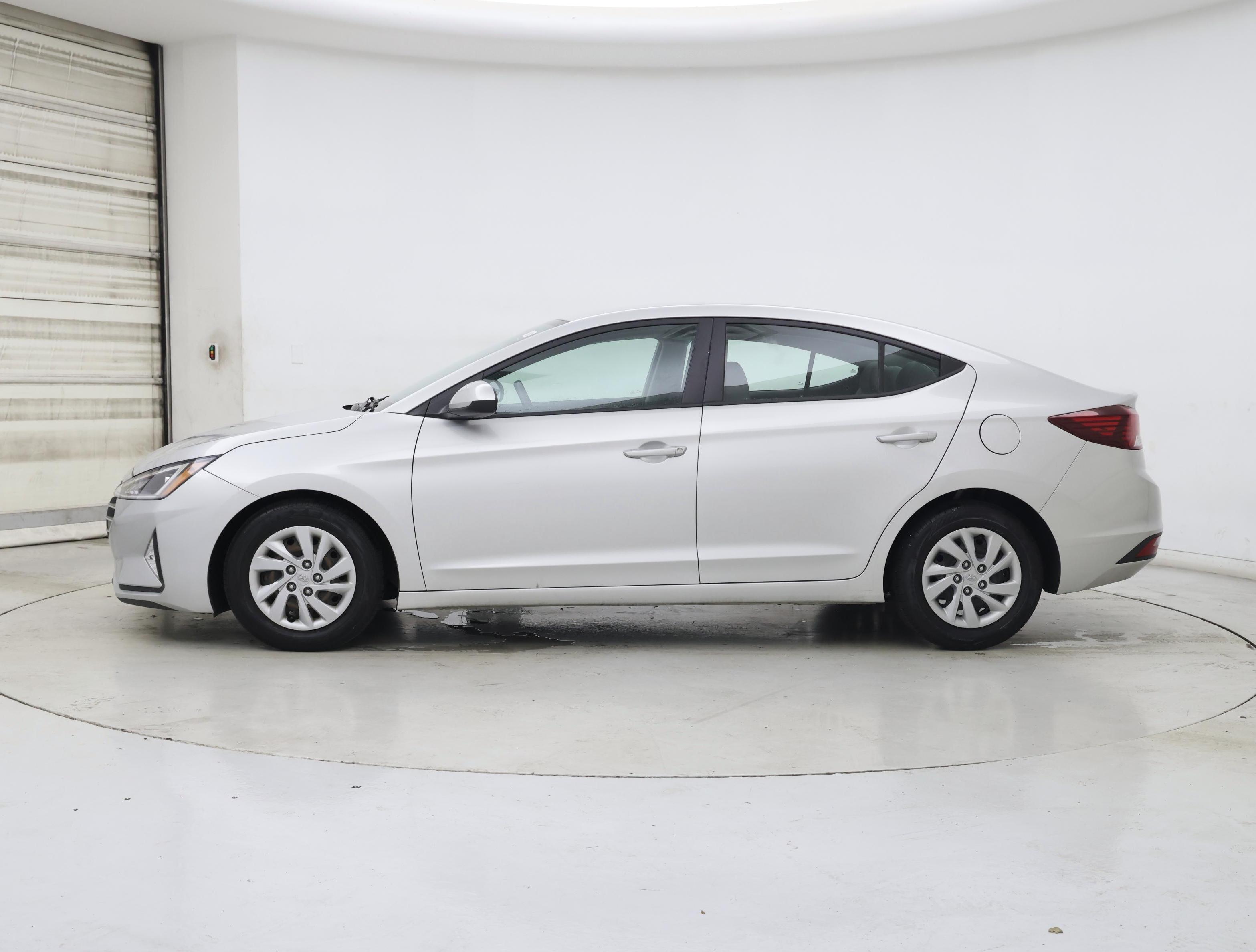 Thumbnail: 2020 Hyundai Elantra - 3