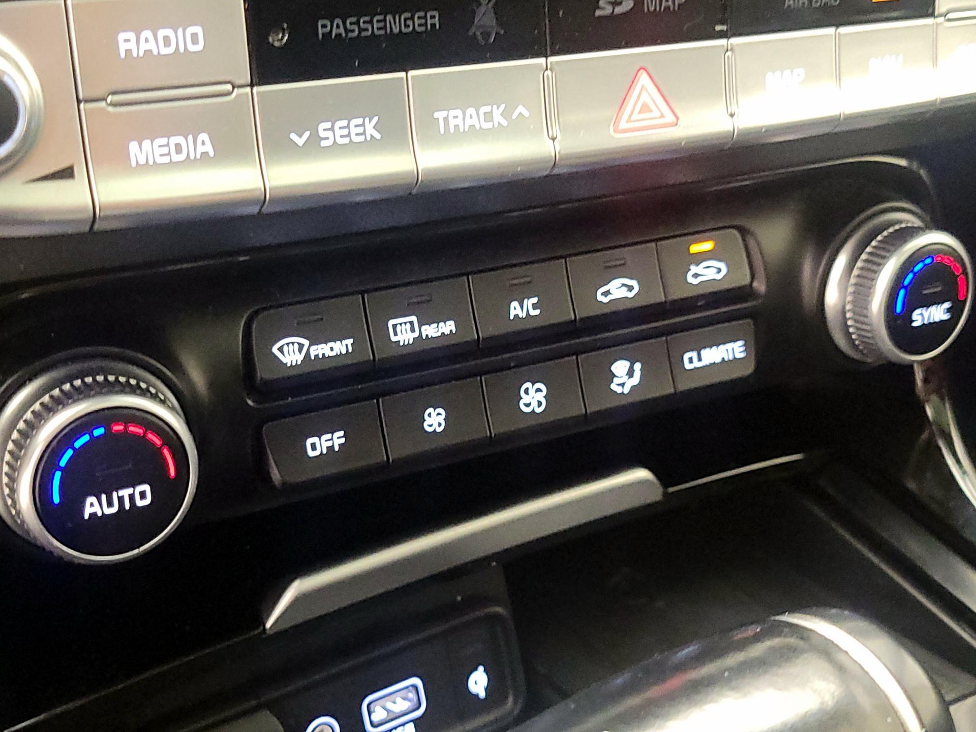 Thumbnail: 2019 Kia Stinger - 16