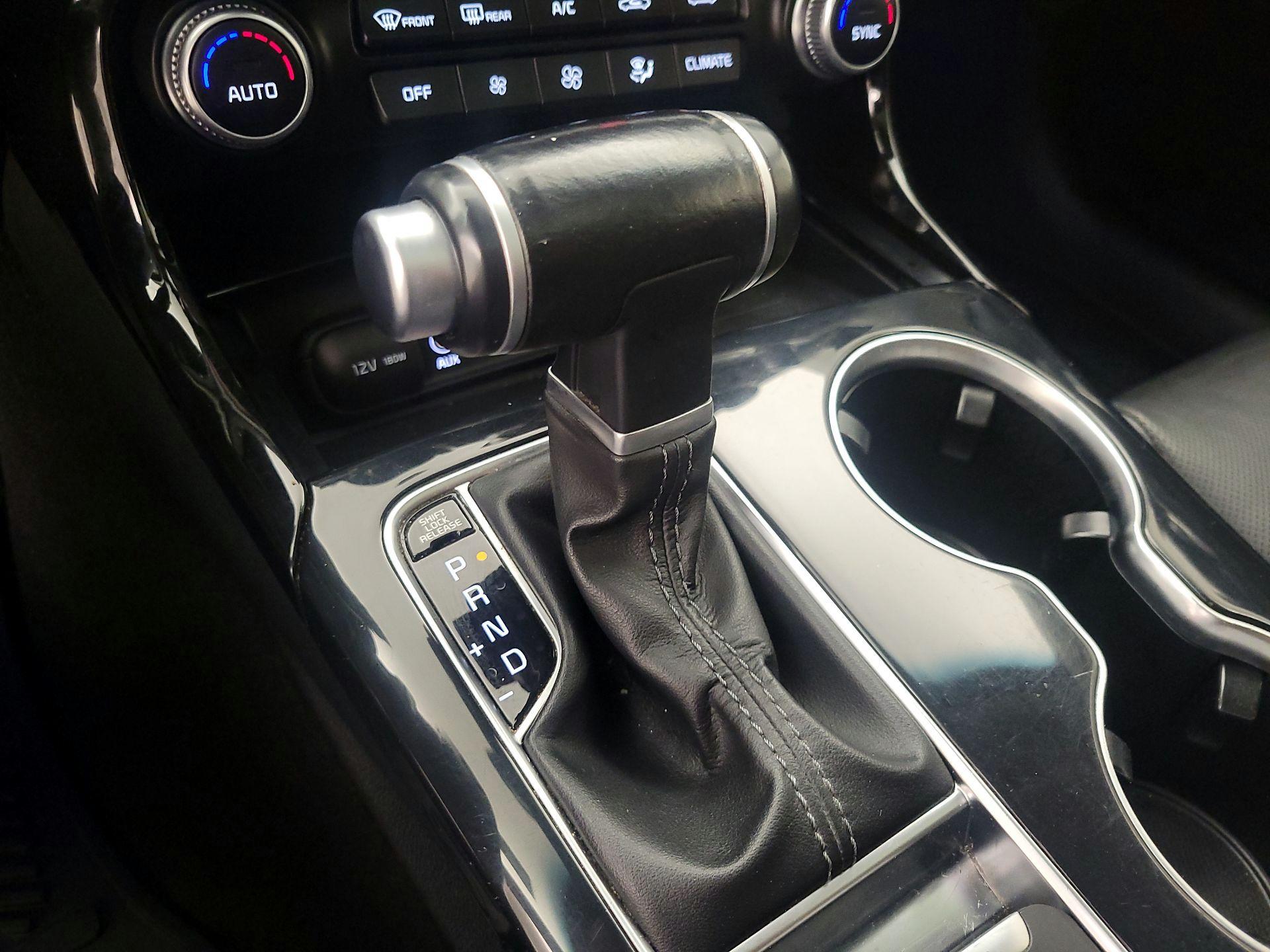 Thumbnail: 2019 Kia Stinger - 17