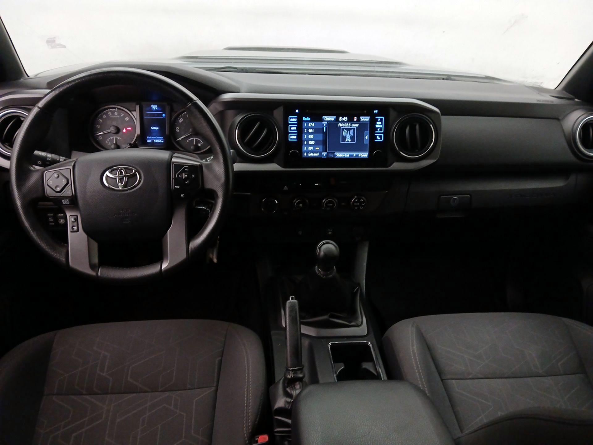 Thumbnail: 2017 Toyota Tacoma - 9