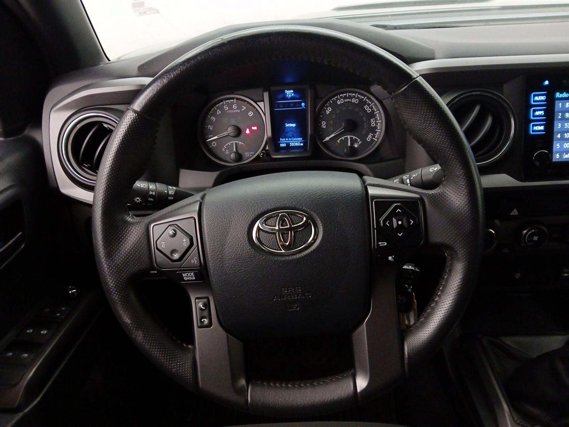 Thumbnail: 2017 Toyota Tacoma - 10