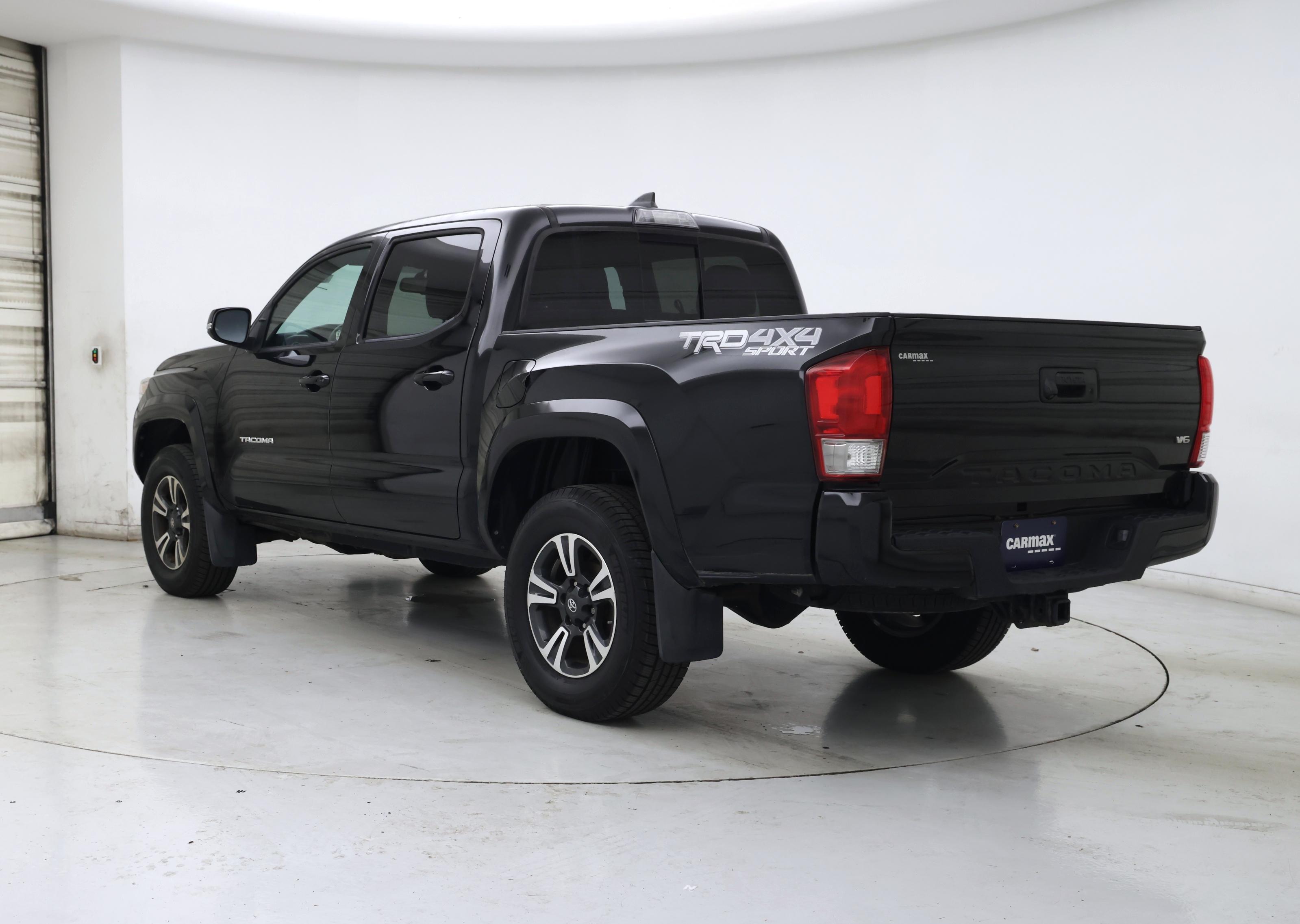 Thumbnail: 2017 Toyota Tacoma - 2