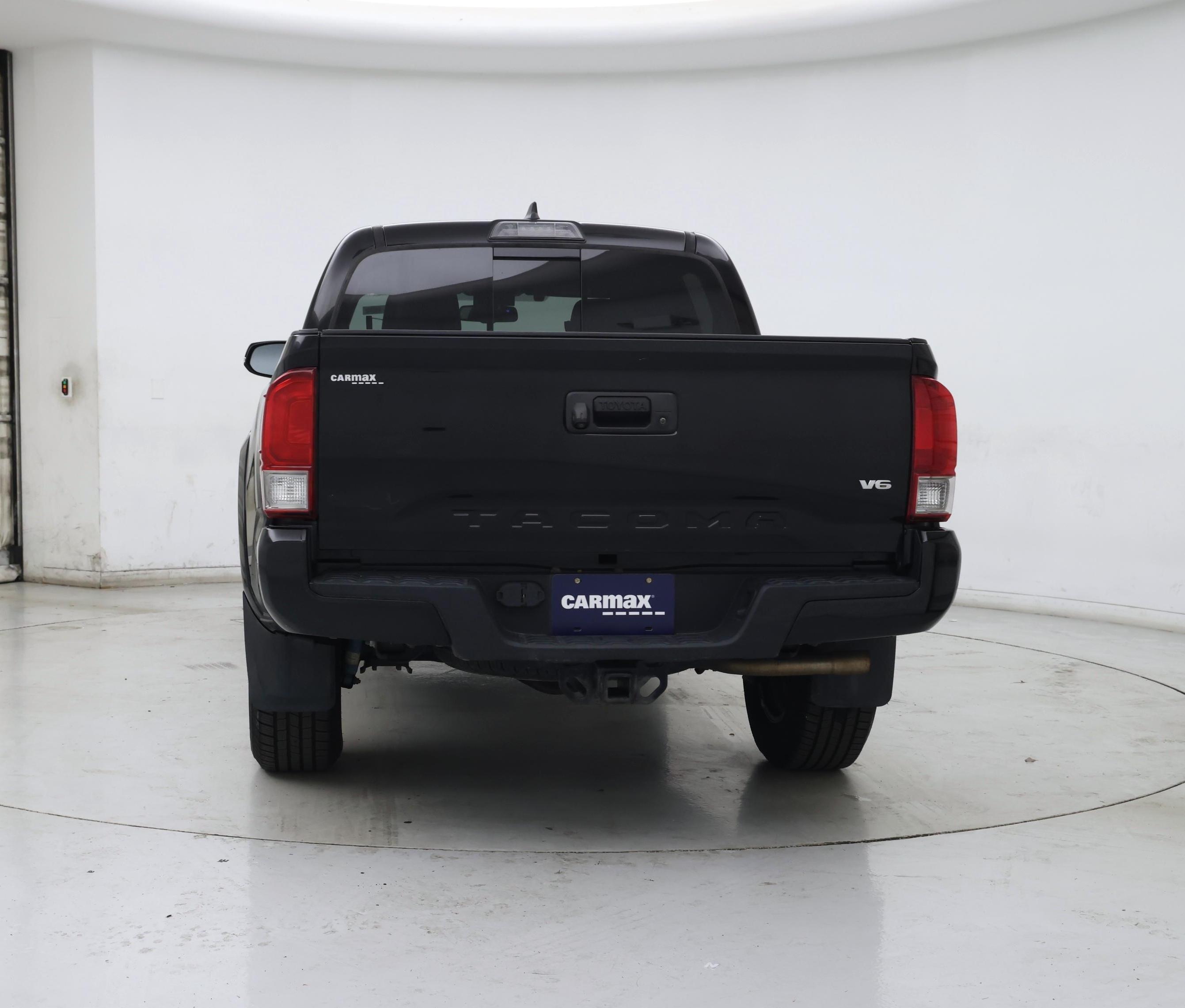 Thumbnail: 2017 Toyota Tacoma - 6