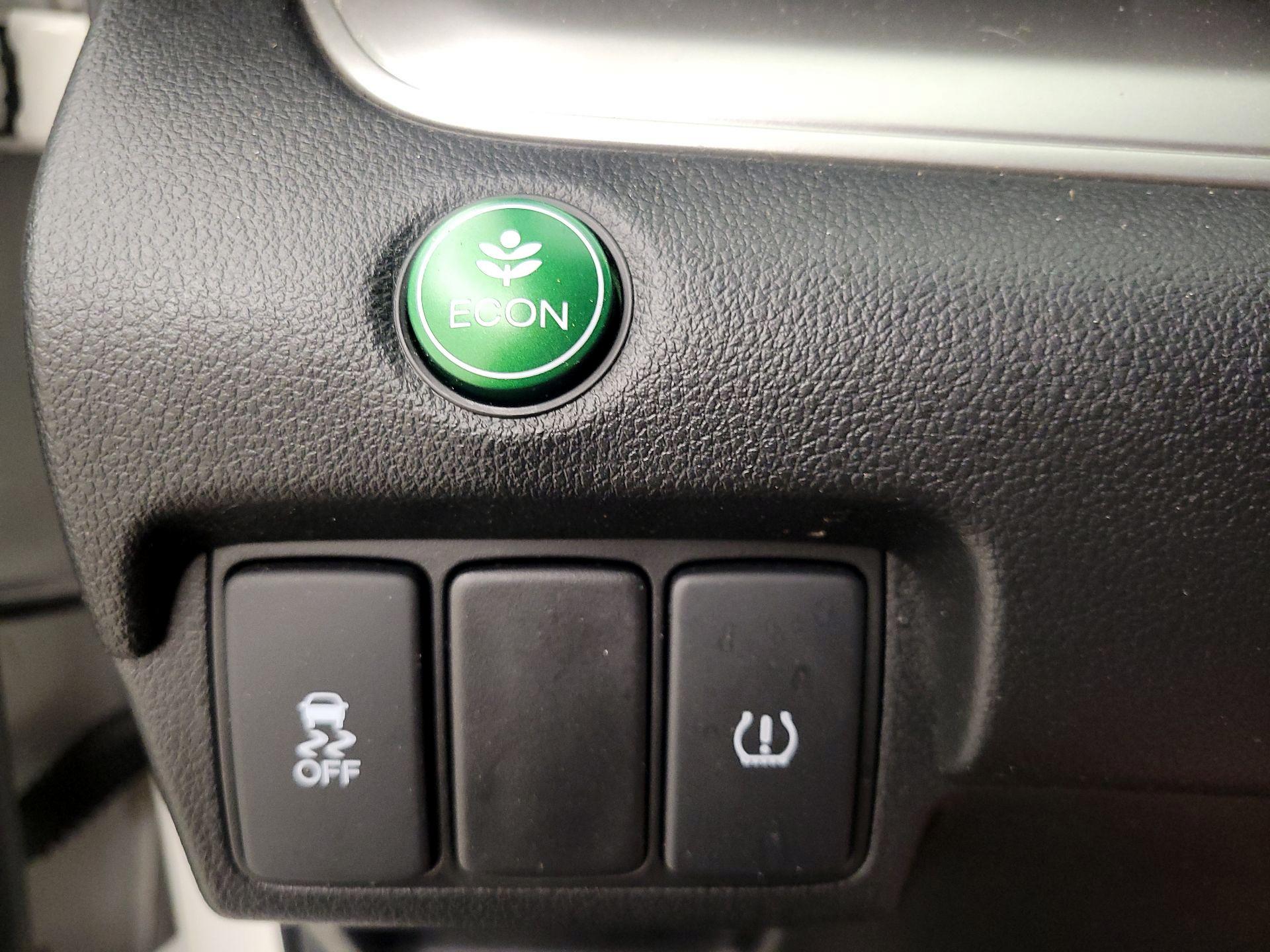 Thumbnail: 2016 Honda CR-V - 11